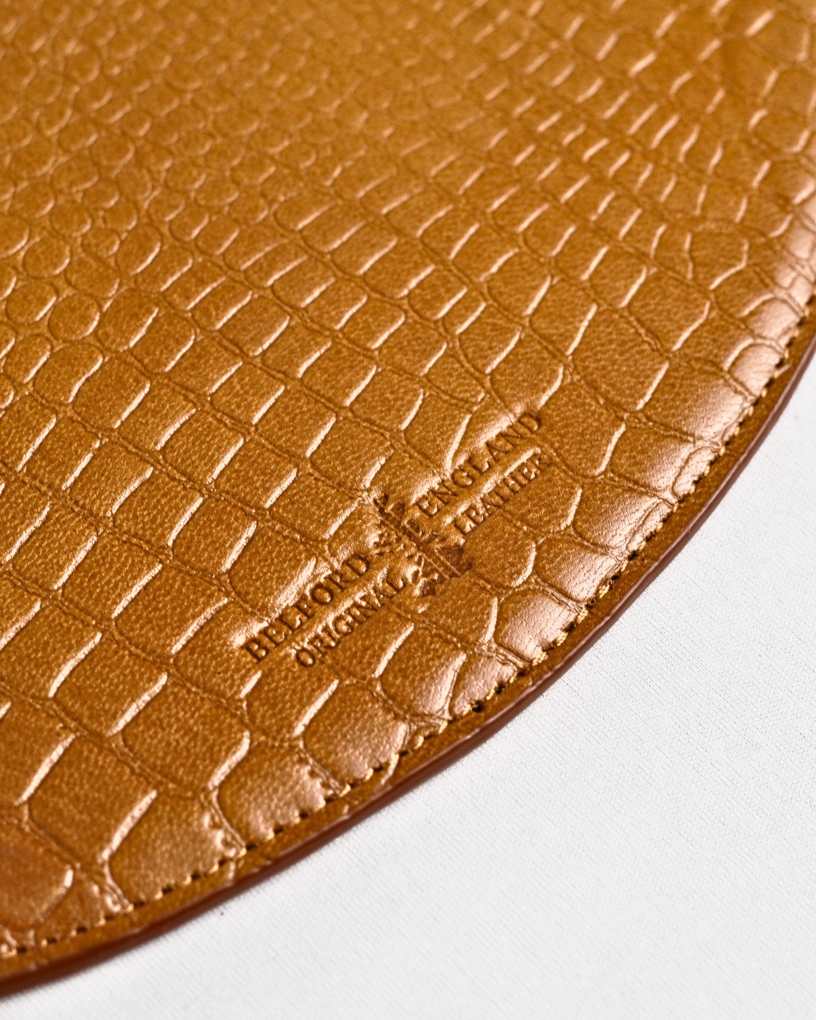 Vantage – Hand Crafted Original Leather Mouse Pad (Croco Tan) - Image 2