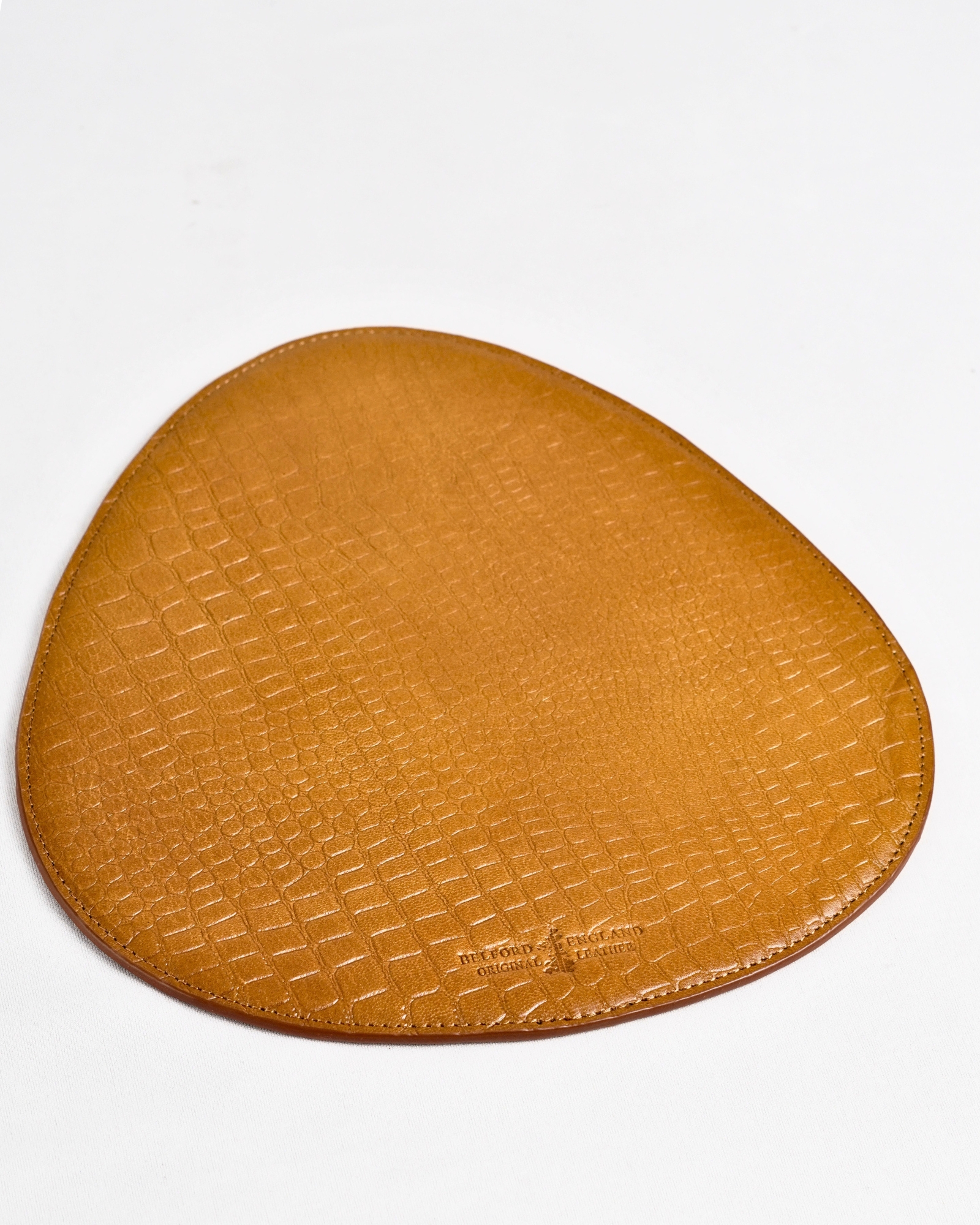 Vantage – Hand Crafted Original Leather Mouse Pad (Croco Tan) - Image 3