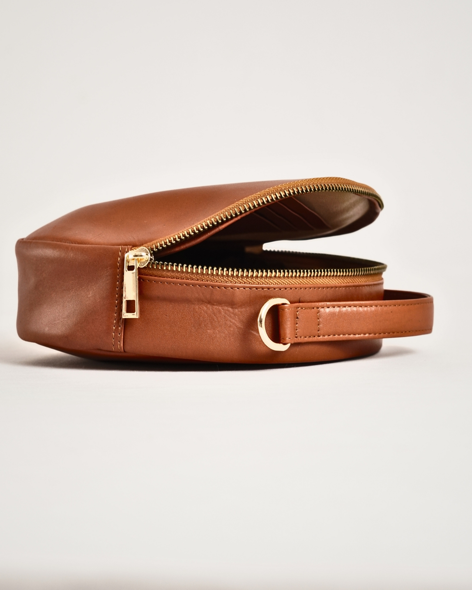 Hazel - Women's Original Leather Handbag (Lux Tan) - Image 4