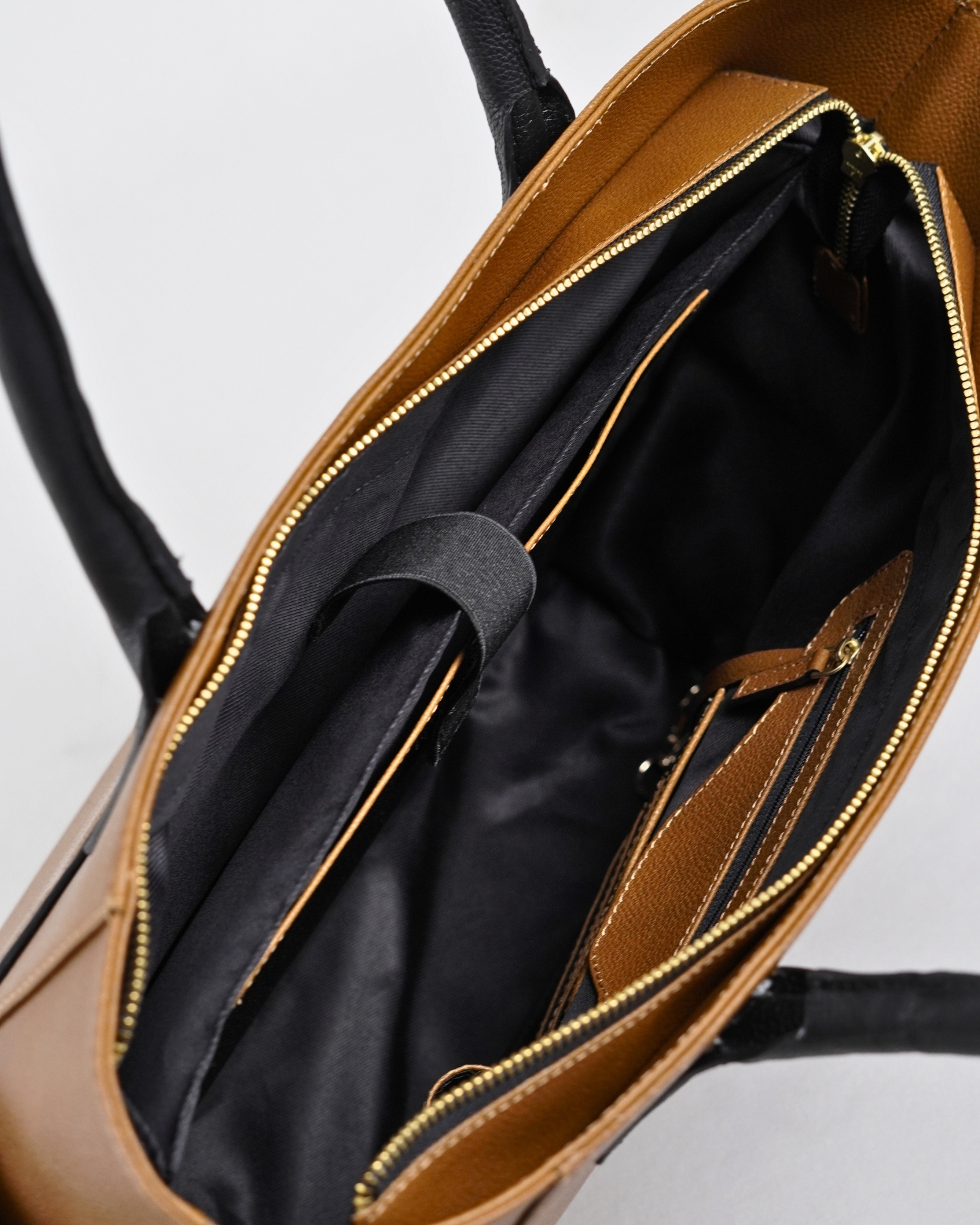 Victoria - Women's Original Leather Tote bag (Luxe Tan) - Image 4