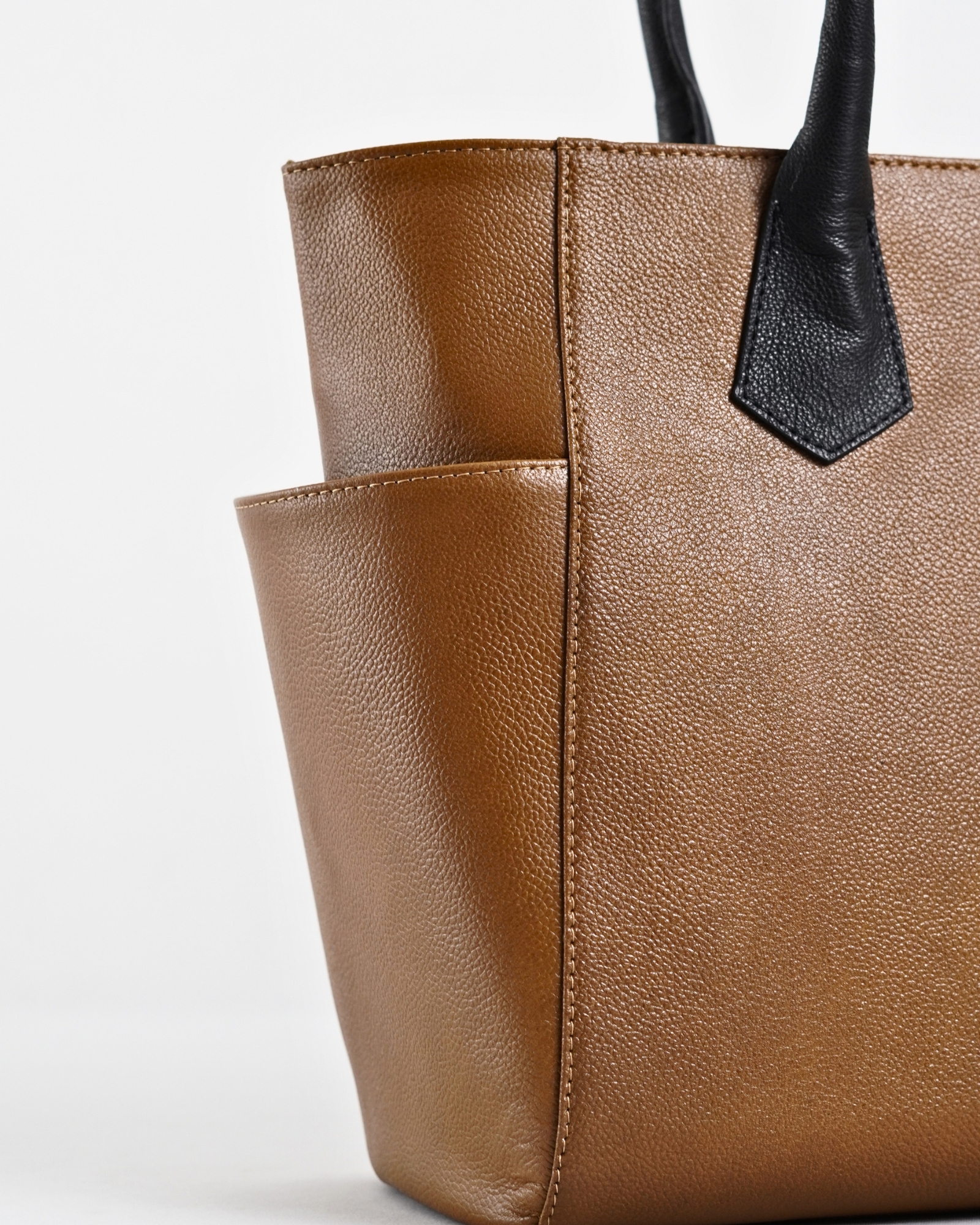 Victoria - Women's Original Leather Tote bag (Luxe Tan) - Image 9
