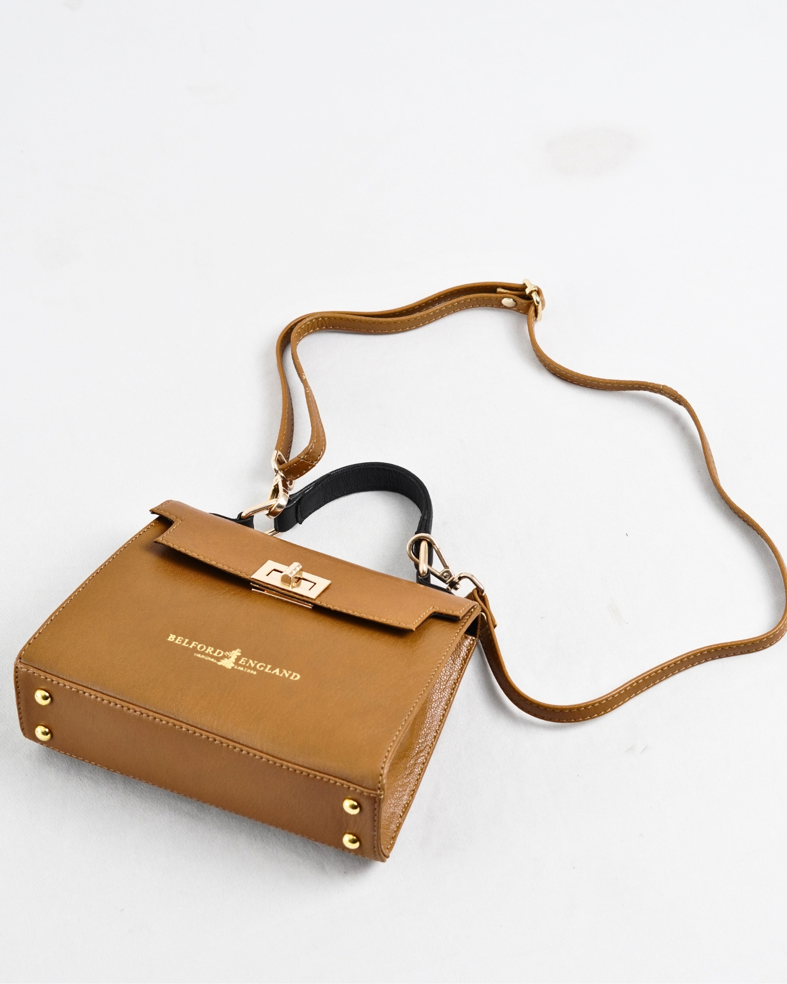 Helen  - Women's Original Leather Handbag (Luxe Tan) - Image 11
