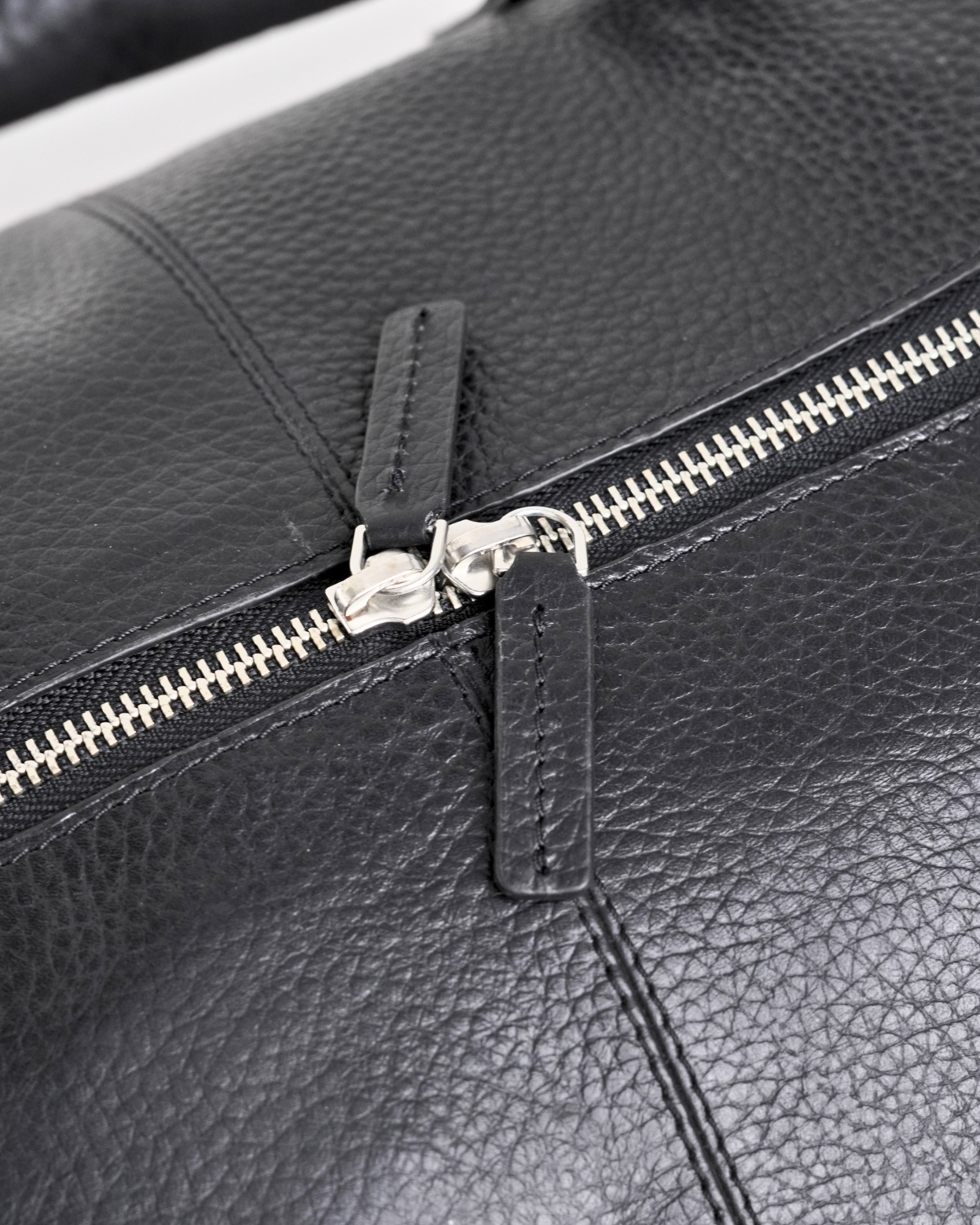 The Heritage - Original Leather Travel Bag (Posh Black) - Image 6