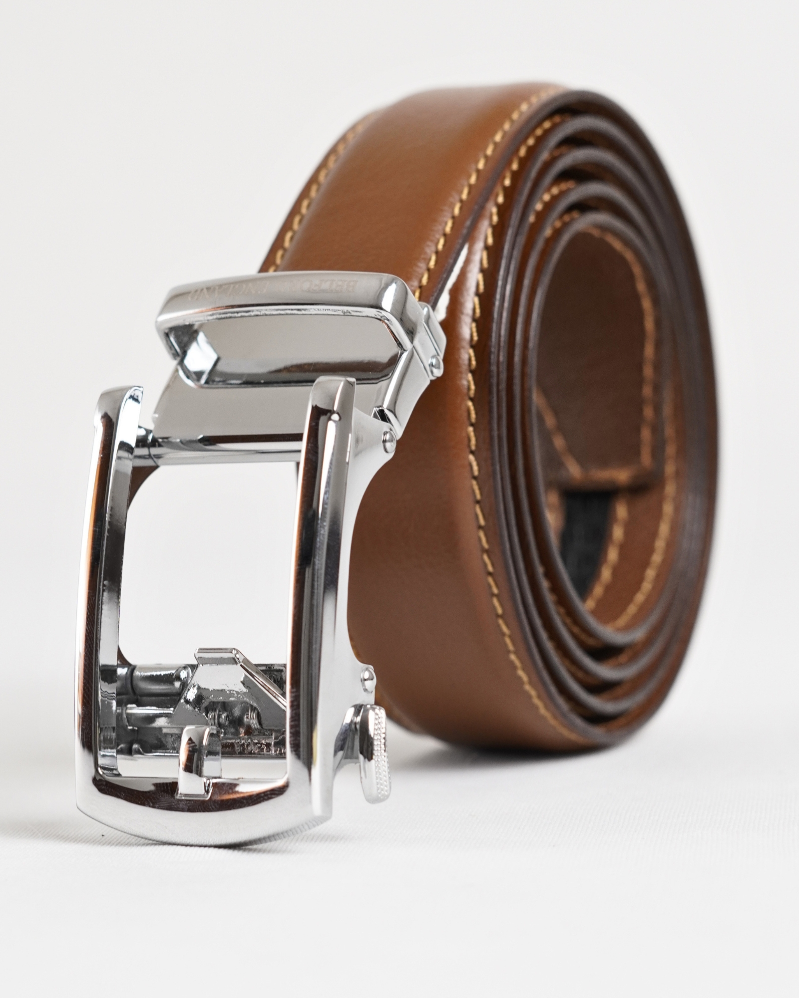 Norwich  Men's Original Leather Belt  (Tan)  28-44 - Image 3
