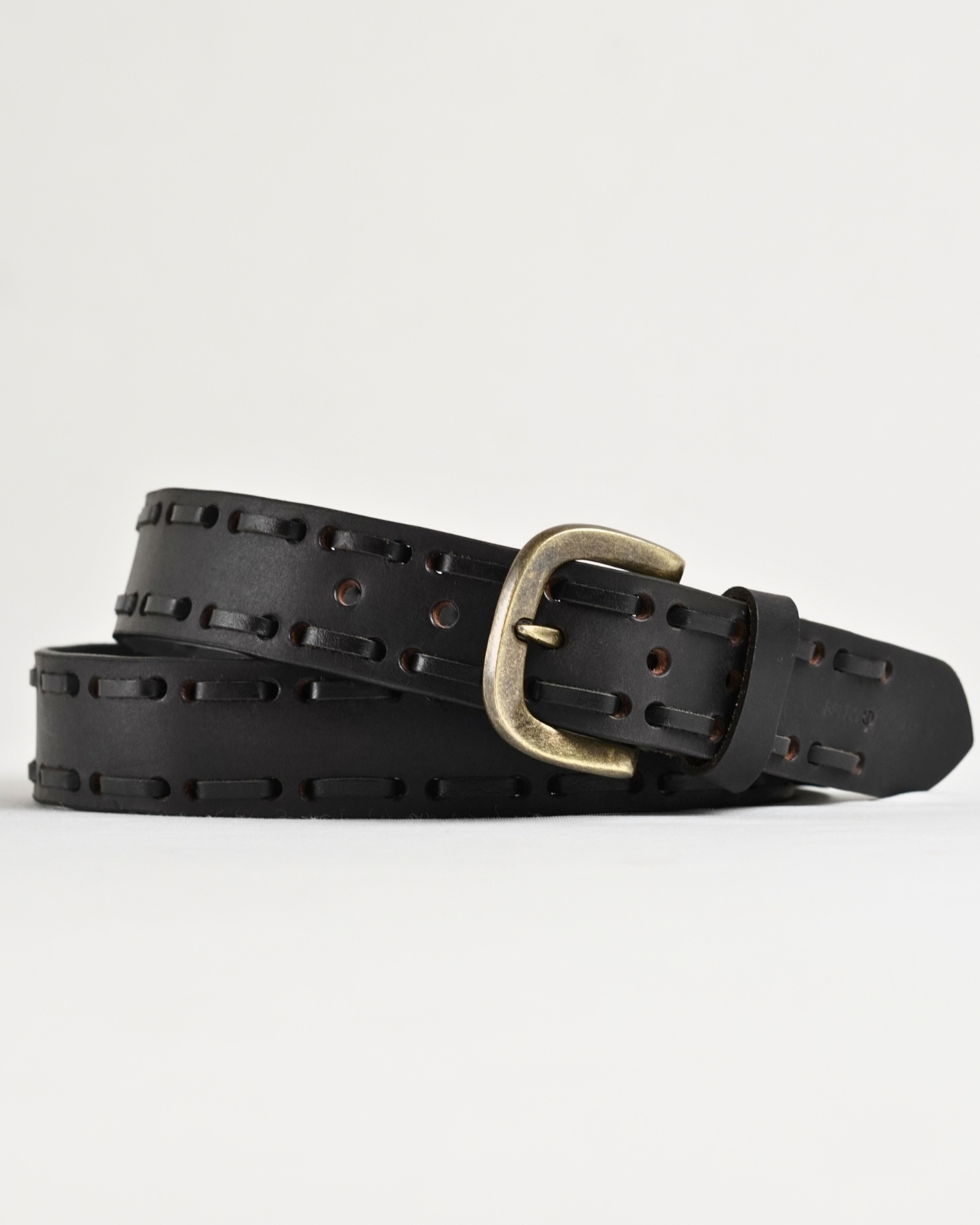 Great Britain - Men's Original Leather Belt  (Vintage Black) - 28-44 - Image 3