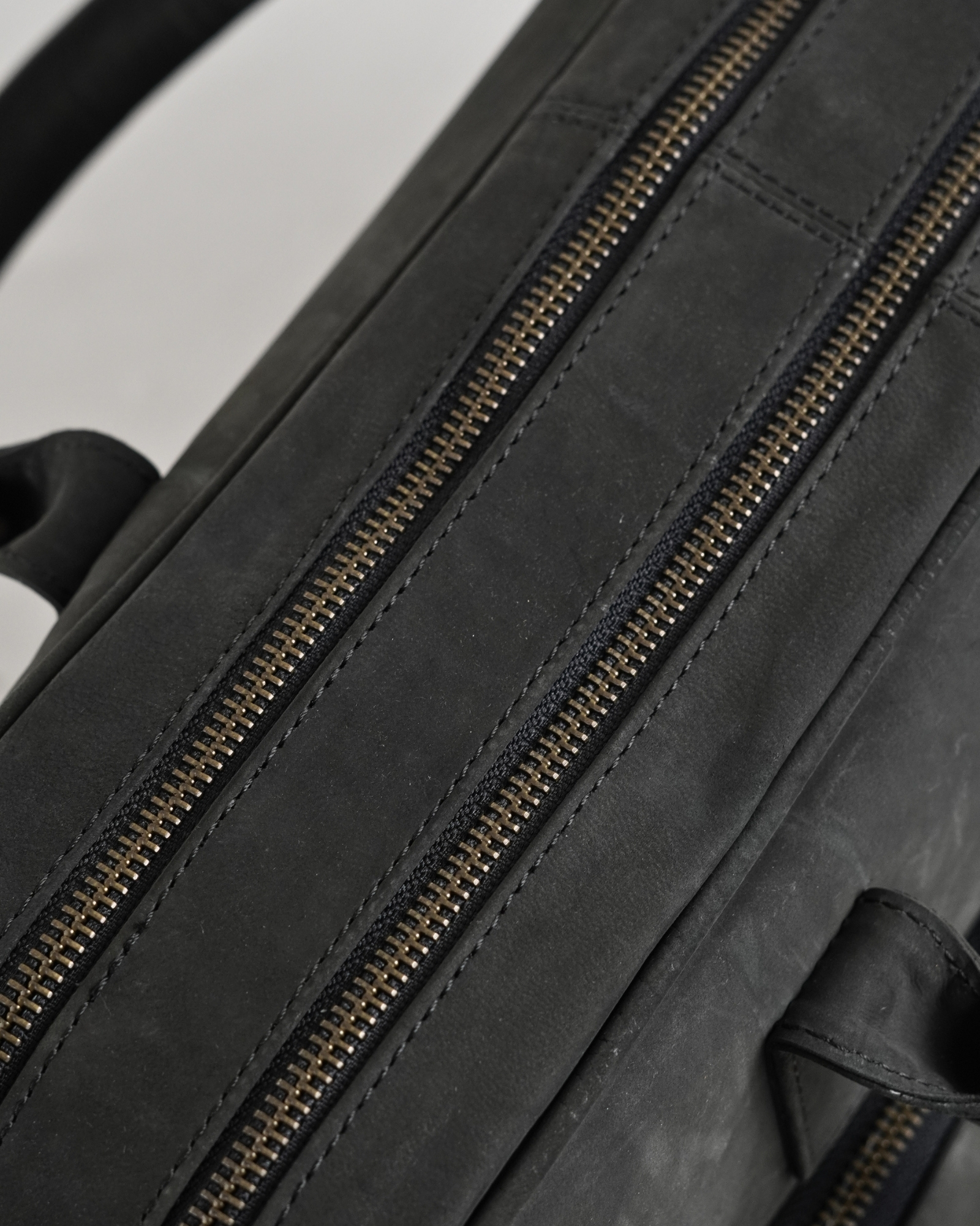Crown Edition - Men's Original Leather Briefcase (Rugged Black) - Image 5