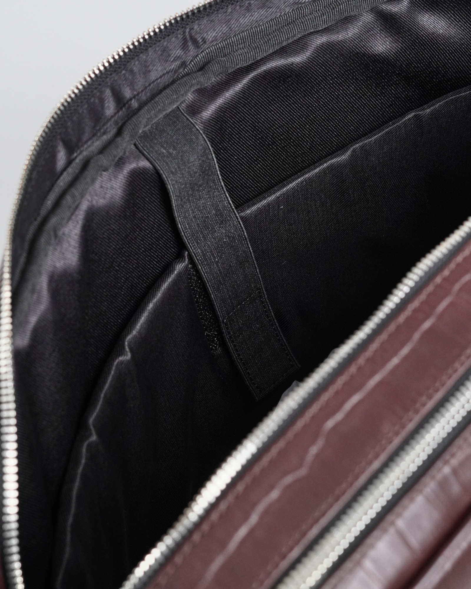 Executive Men's 100% Original Leather Large Briefcase - Croco Cherry - Image 8