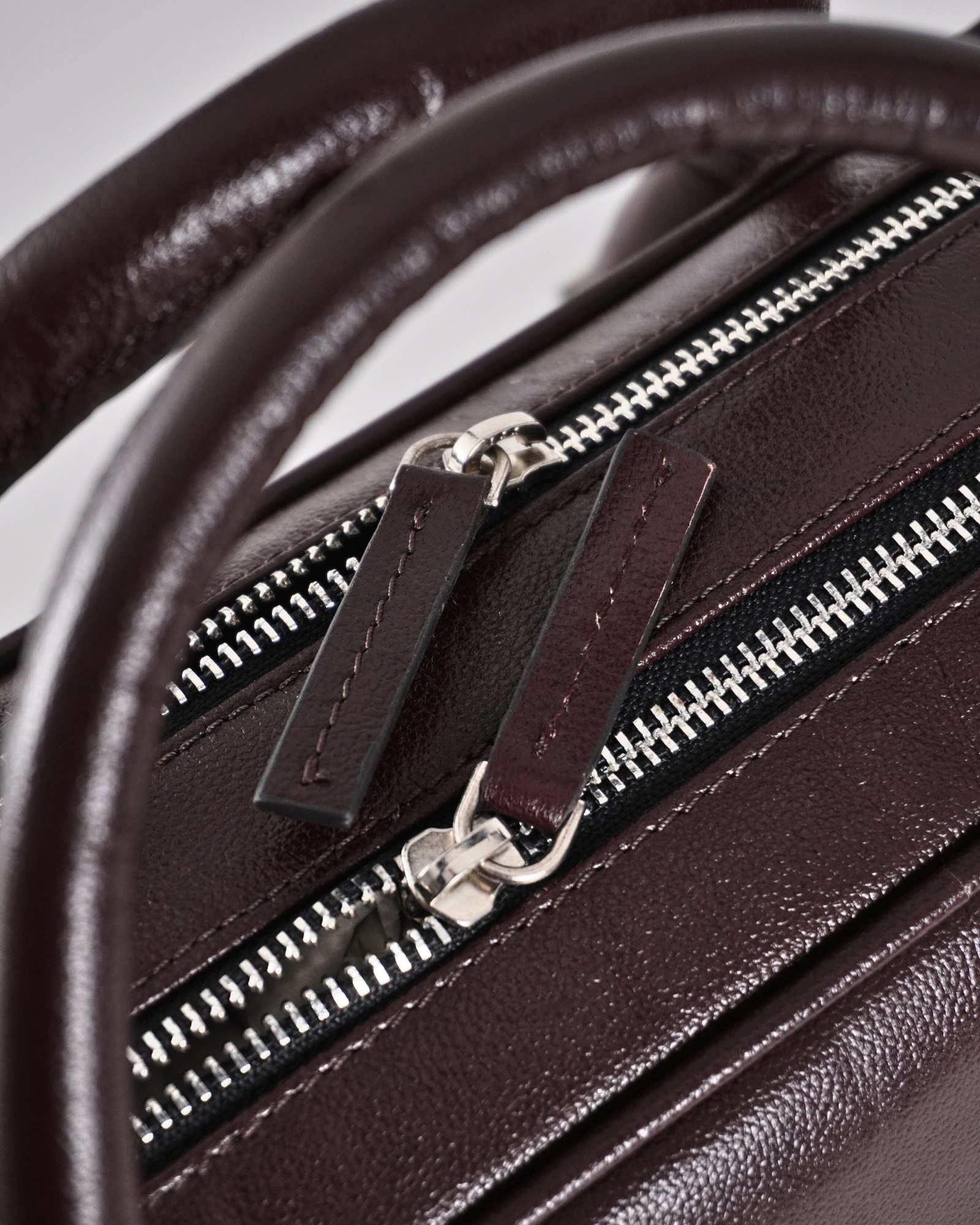 Executive Men's Original Leather Briefcase (Luxury Cherry) - Image 5