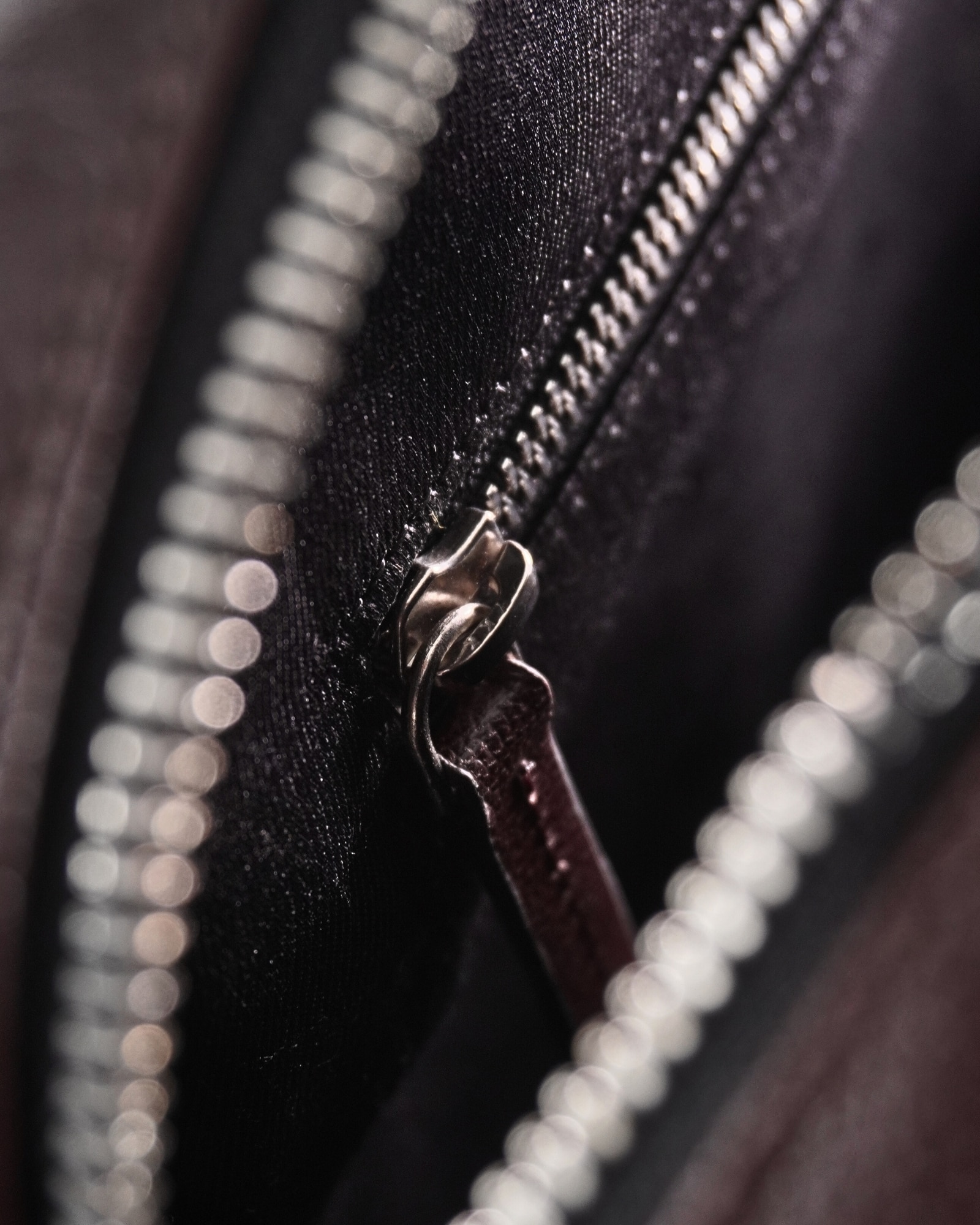 Executive Men's Original Leather Briefcase (Luxury Cherry) - Image 7