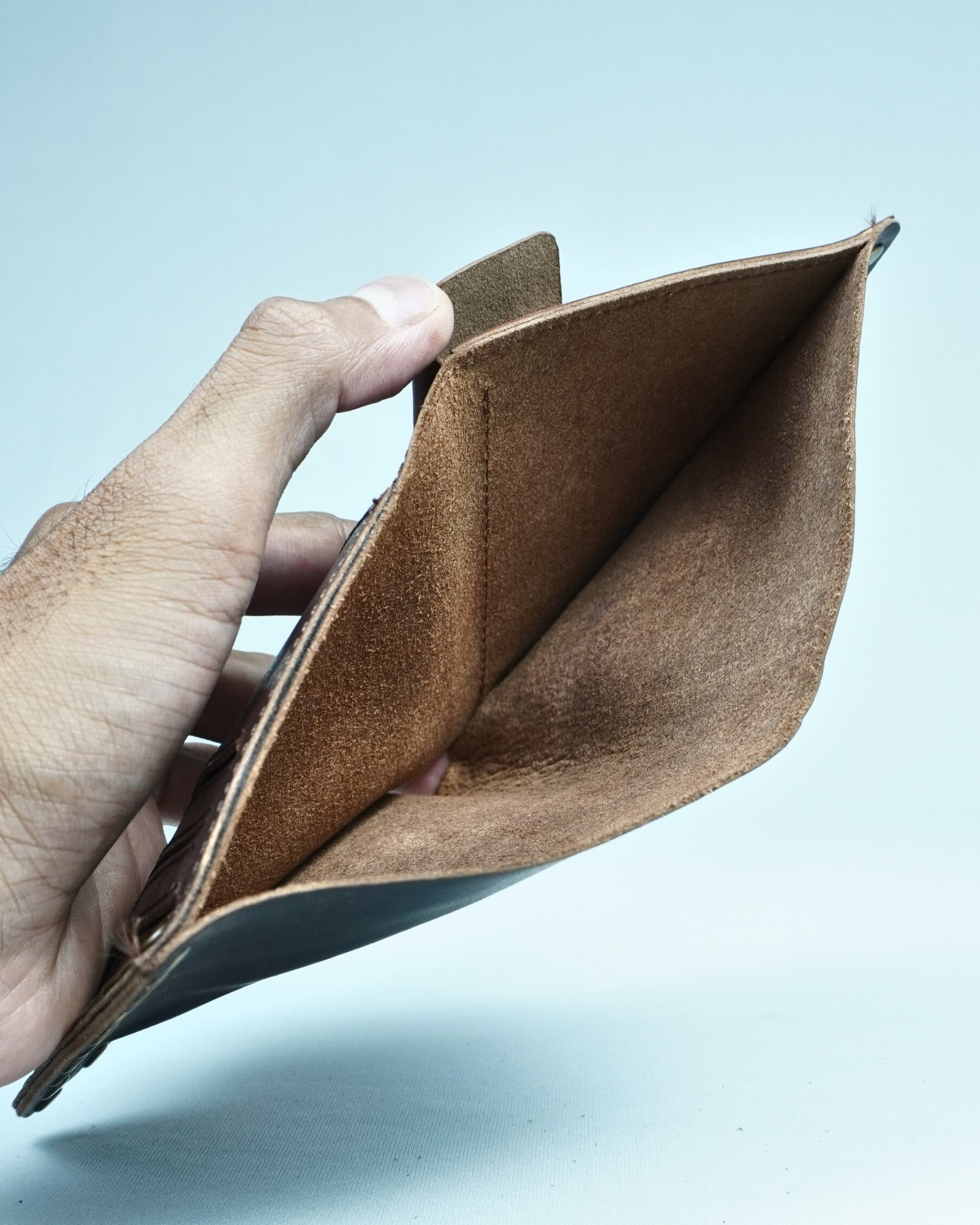 Willow (Limited Edition) Men’s Original Leather Wallet - Image 3