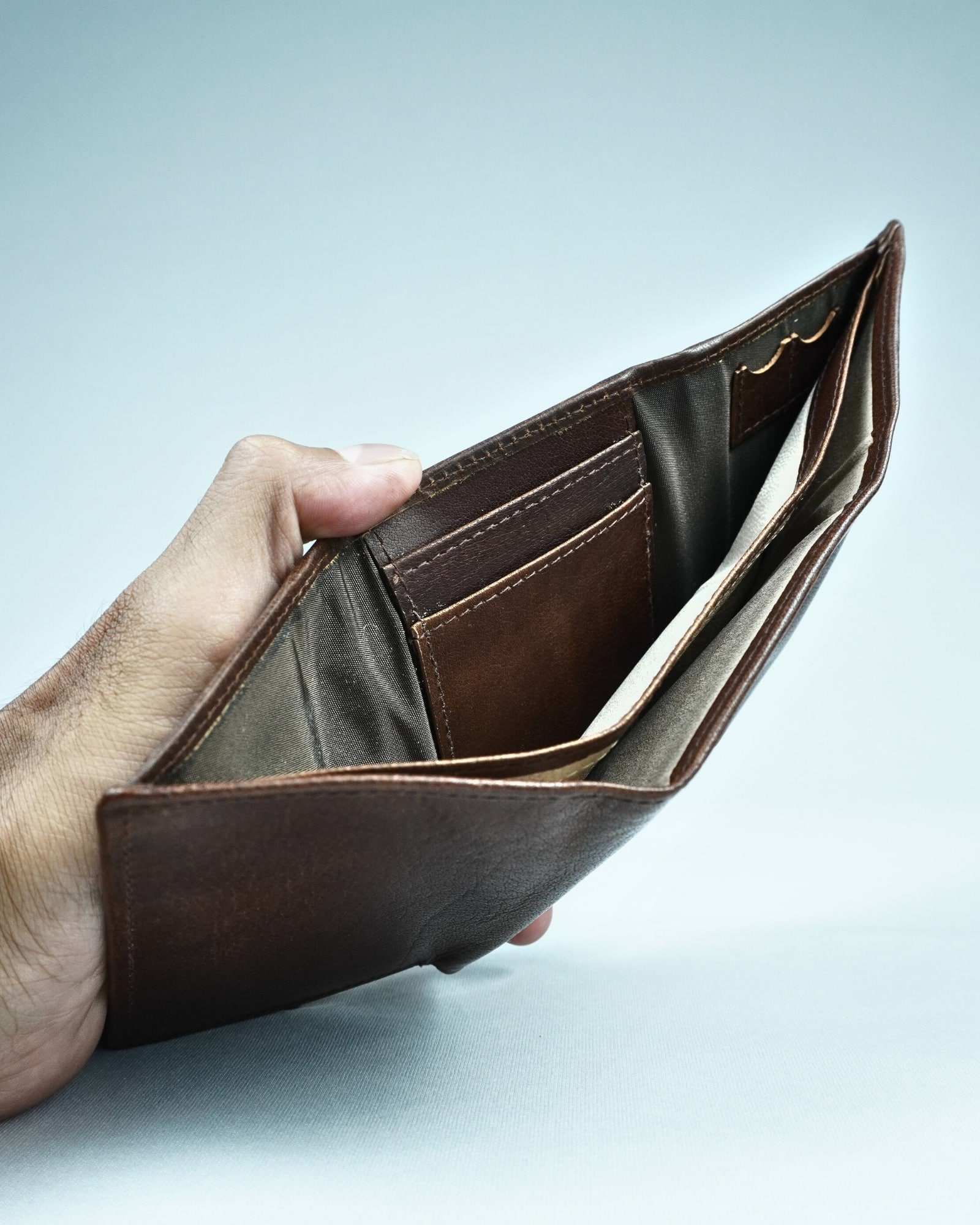 Britian - Men’s Original Leather Tri-Fold Wallet - Coffee Brown - Image 5