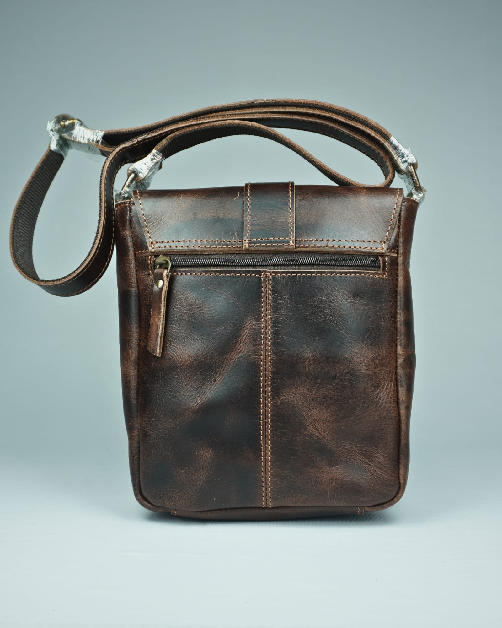 Bentley Original Leather Sling Messenger Bag (Multipurpose Bag) - Image 3