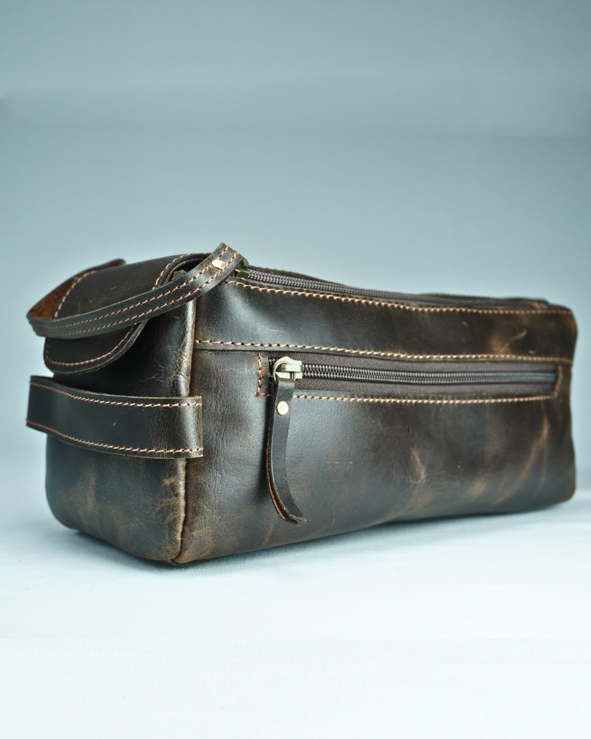 Belgium -  Original Leather Dopp Kit (Vintage Brown) - Image 4