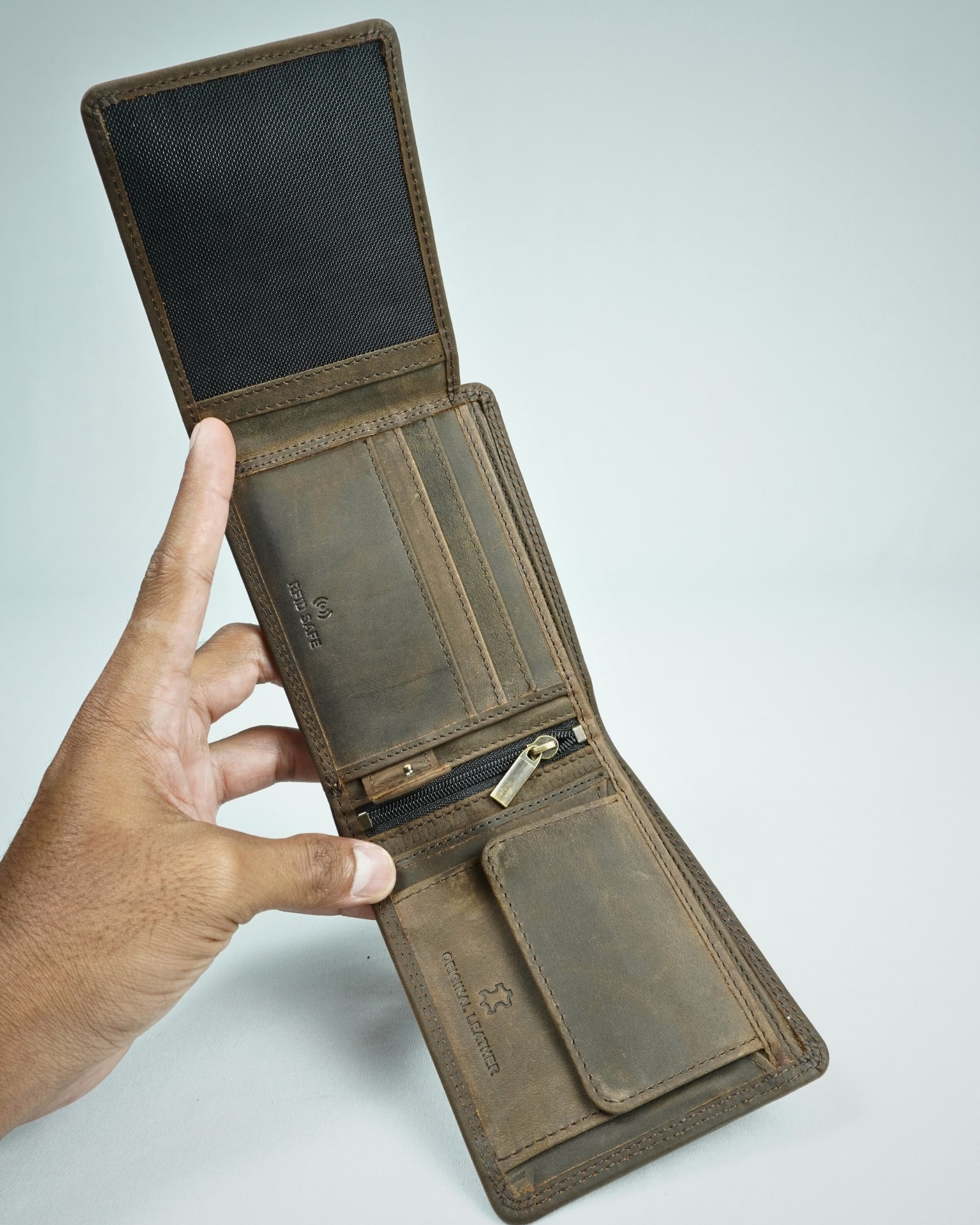 Cambridge Men’s Original Leather Wallet (Vintage Rustic Brown) - Image 5