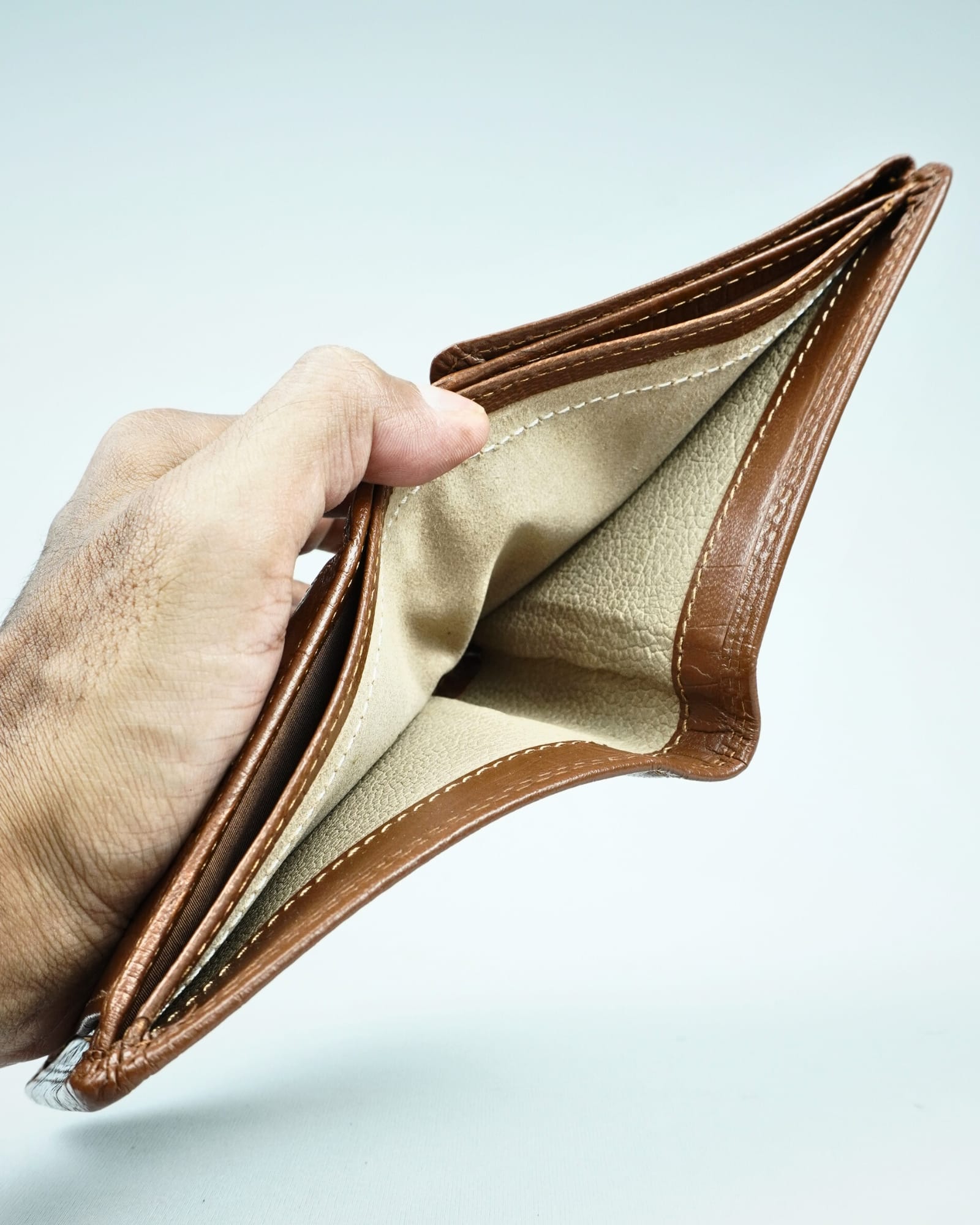 Cambridge Men’s Original Leather Wallet (Croco Brown) - Image 5