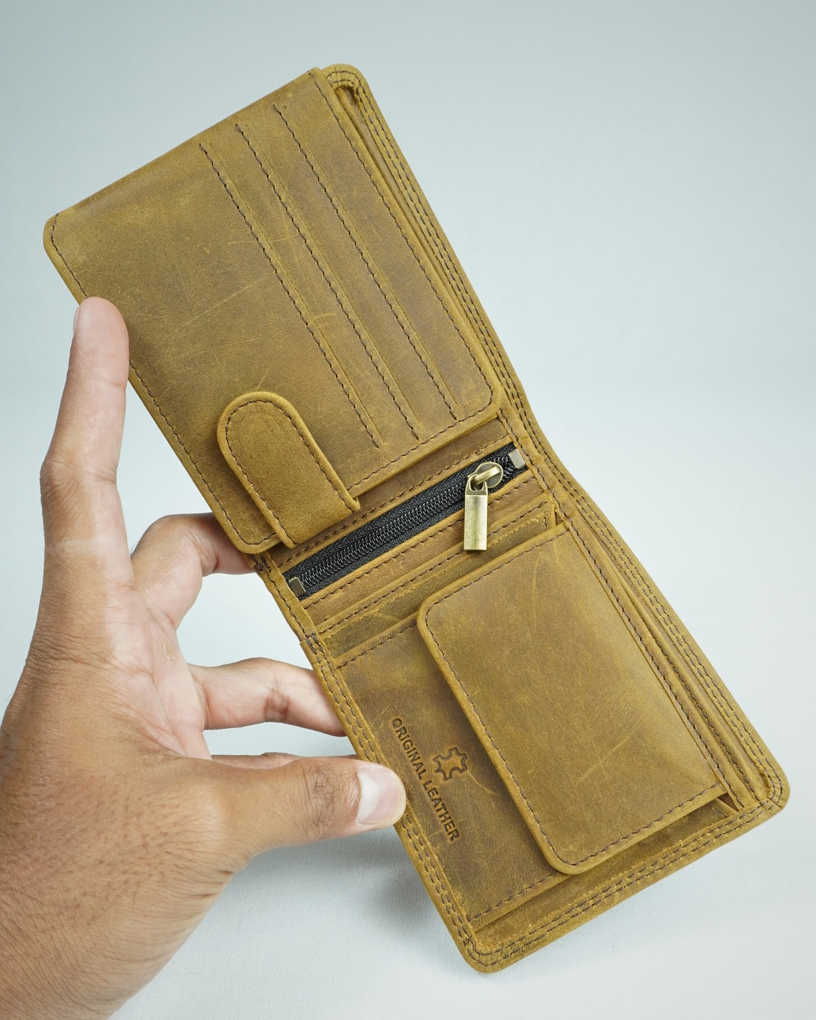 Cambridge - Men’s Original Leather Wallet (Hazel Brown) - Image 6