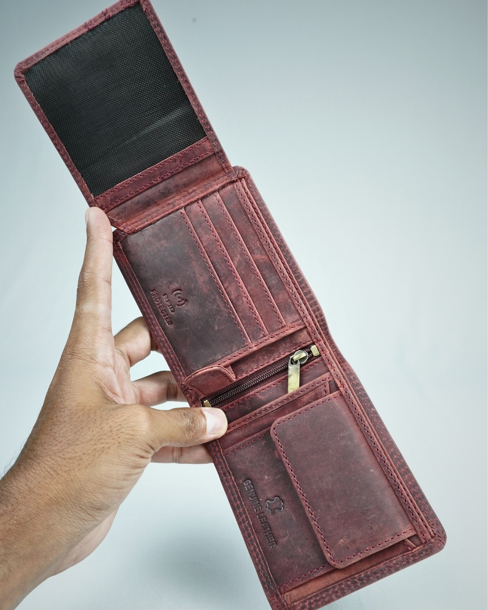Cambridge Men’s Original Leather Wallet (Rugged Cherry) - Image 4