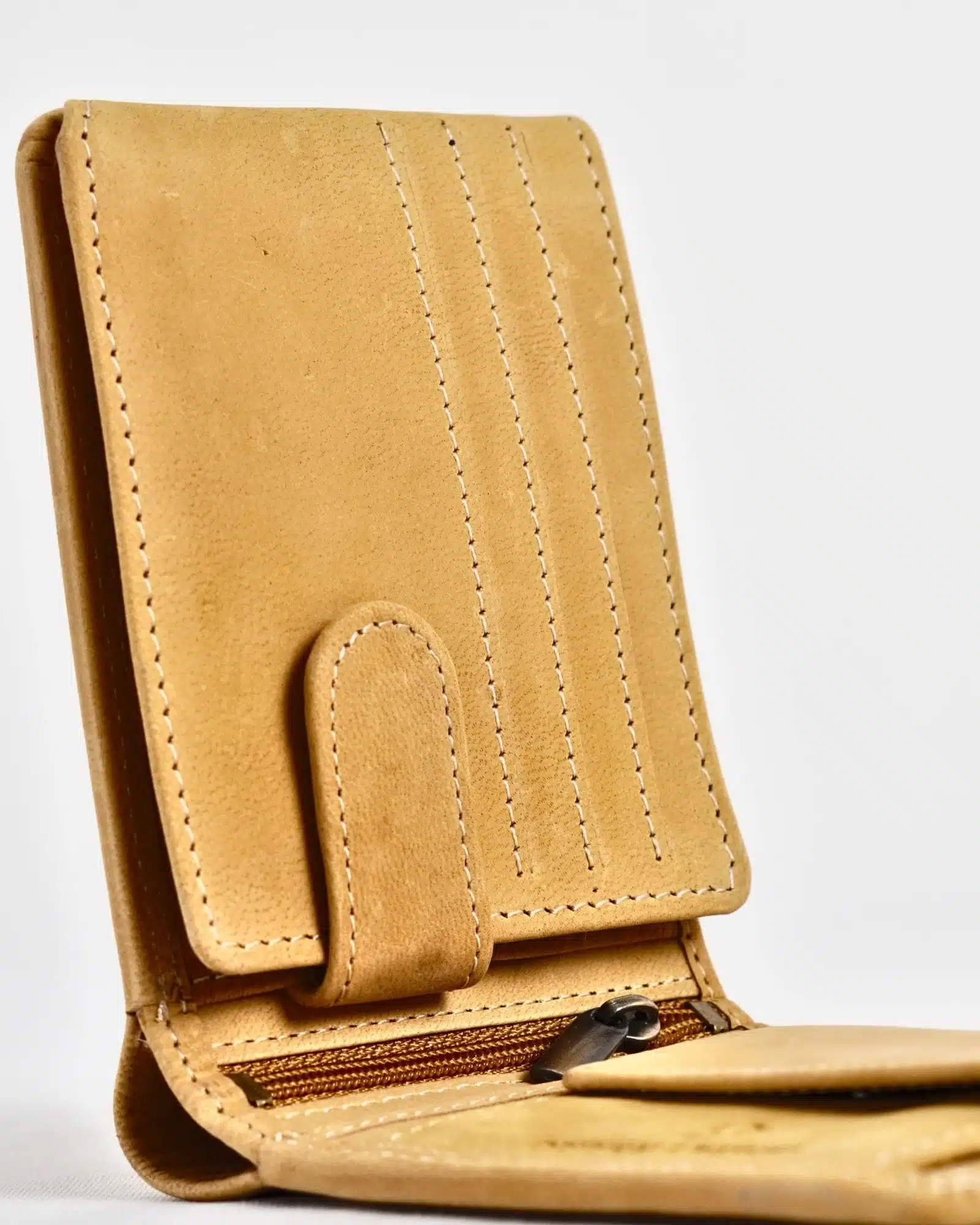 Cambridge - Men’s Original Leather Wallet (Rugged Series) - Tan - Image 4