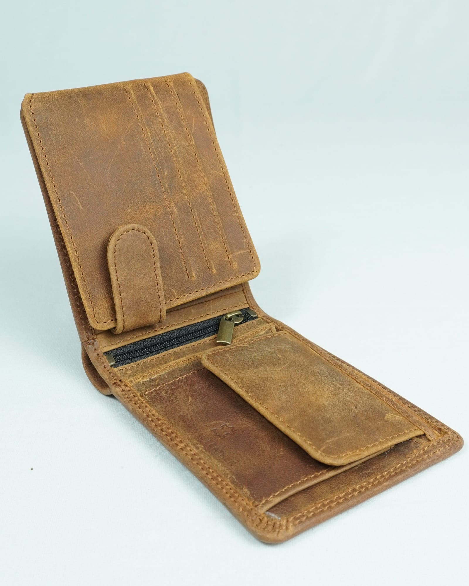 Cambridge - Men’s Original Leather Wallet (Vintage Chestnut) - Image 2