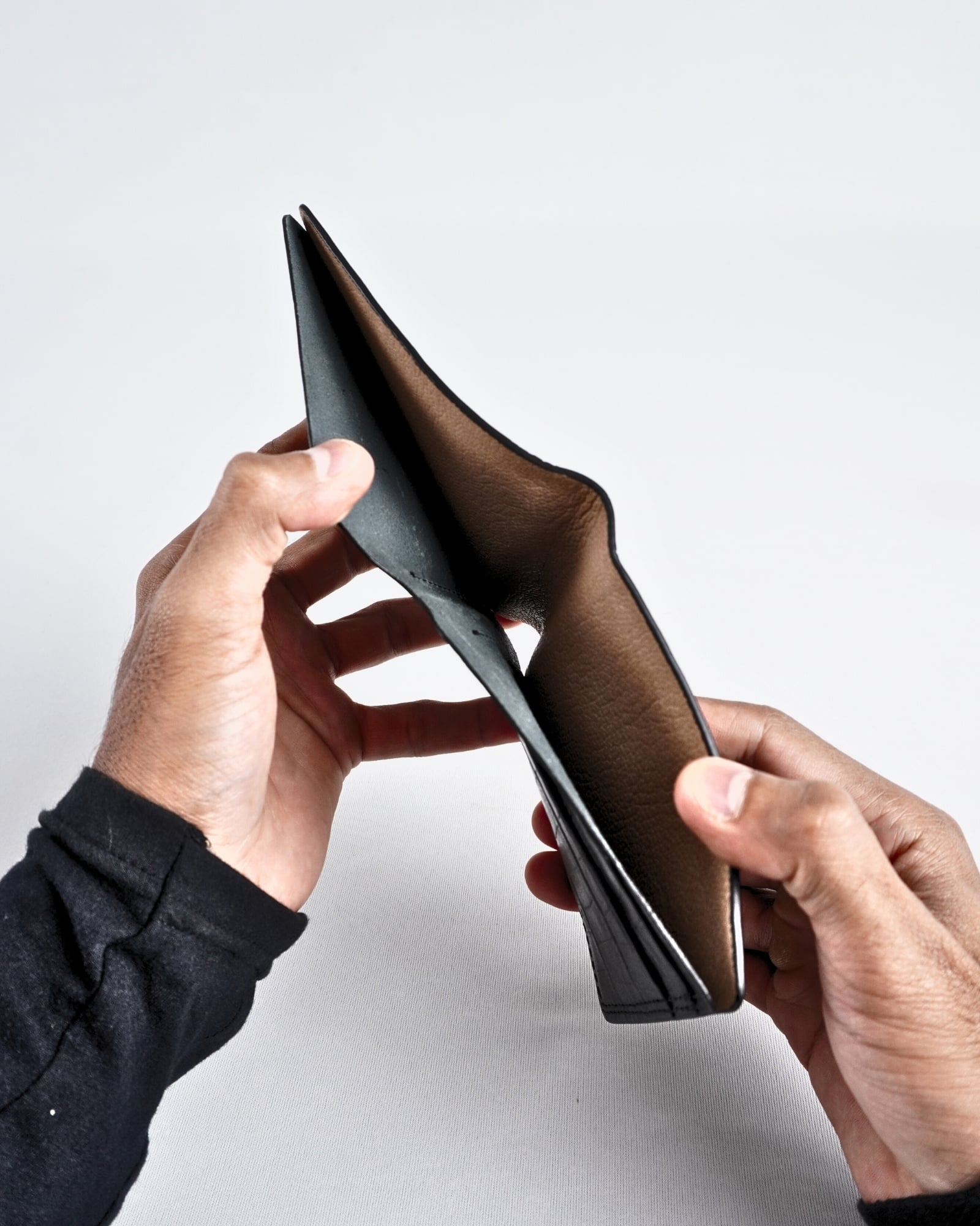 Berlin  (Sleek Series) - Men’s Original Leather Wallet - Croco Black - Image 4