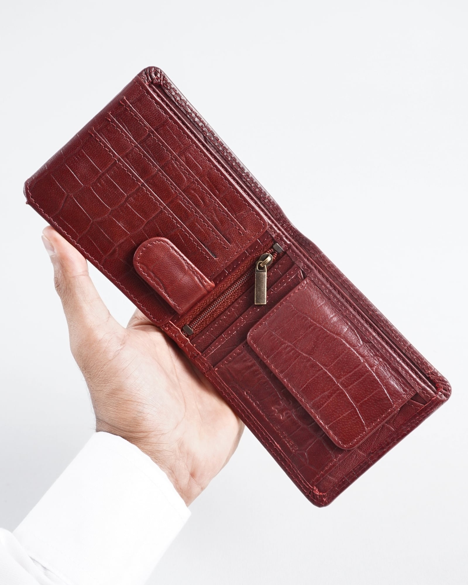Cambridge Men’s Original Leather Wallet (Croco Cherry & Brown Blend ) - Image 5