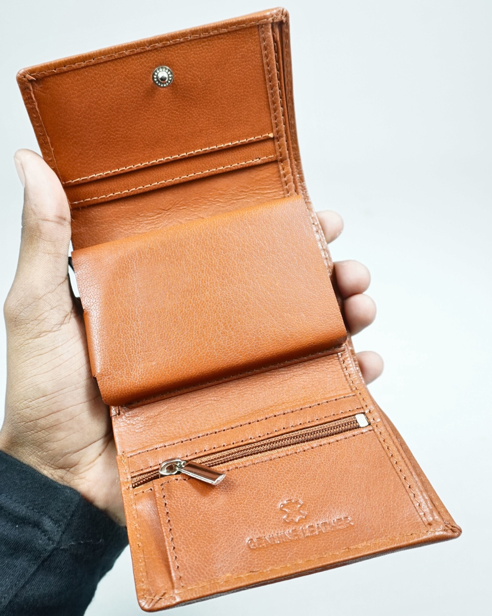 Detroit - Men’s Original Leather [Smart Card Pop UP] Wallet (Cognac) - Image 2