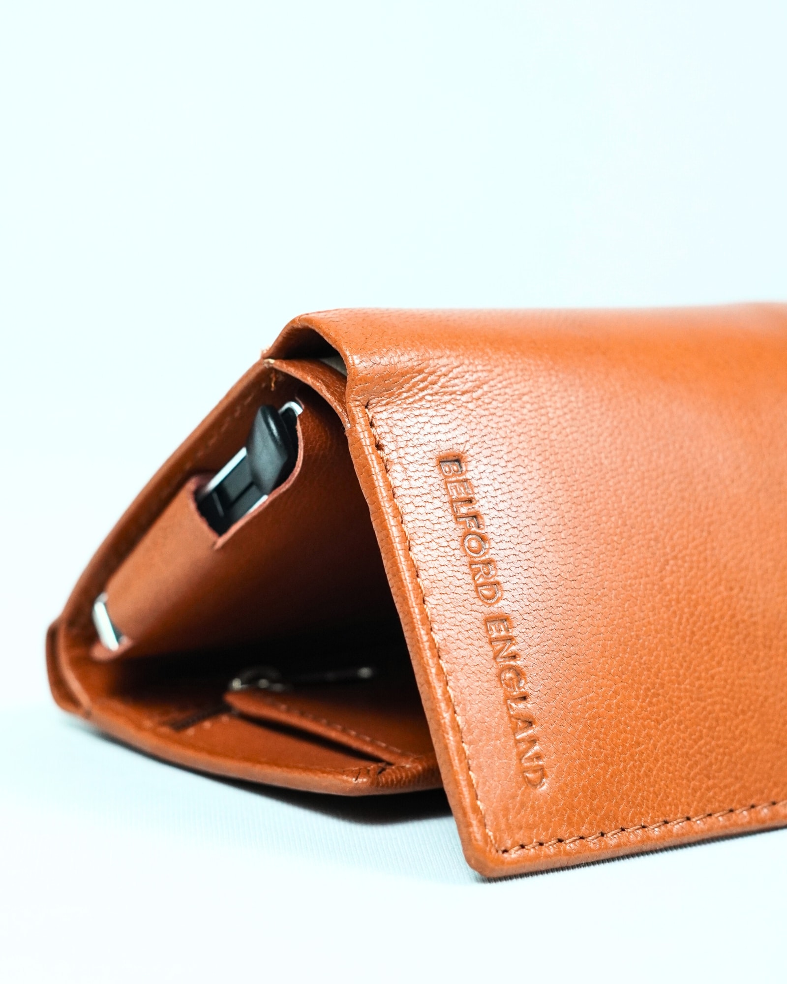 Detroit - Men’s Original Leather [Smart Card Pop UP] Wallet (Cognac) - Image 4