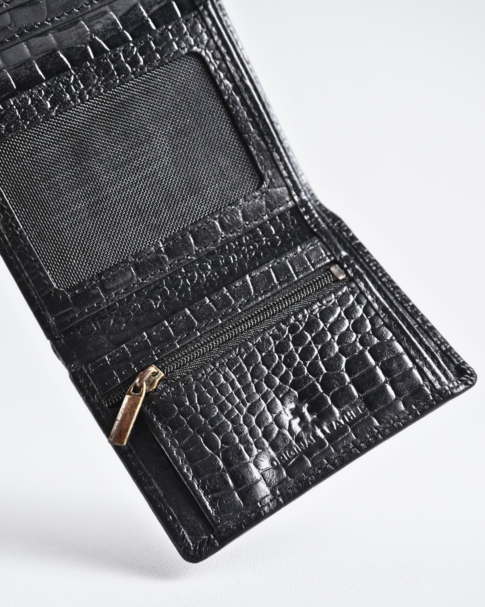 Dublin - Men’s Original Leather Trifold Wallet (Croco Black) - Image 8