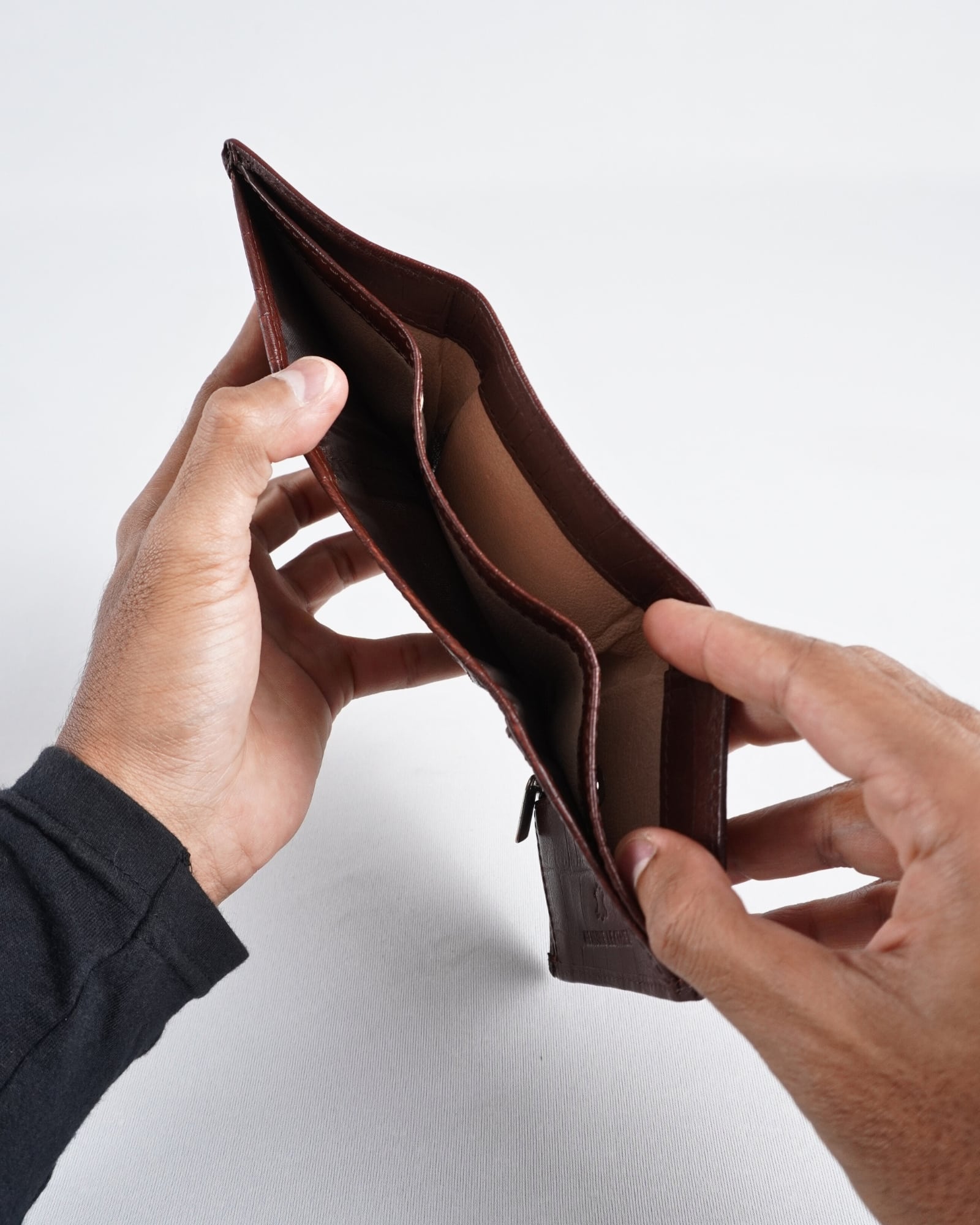 Dublin - Men’s Original Leather Trifold Wallet (Croco Rich Brown) - Image 6