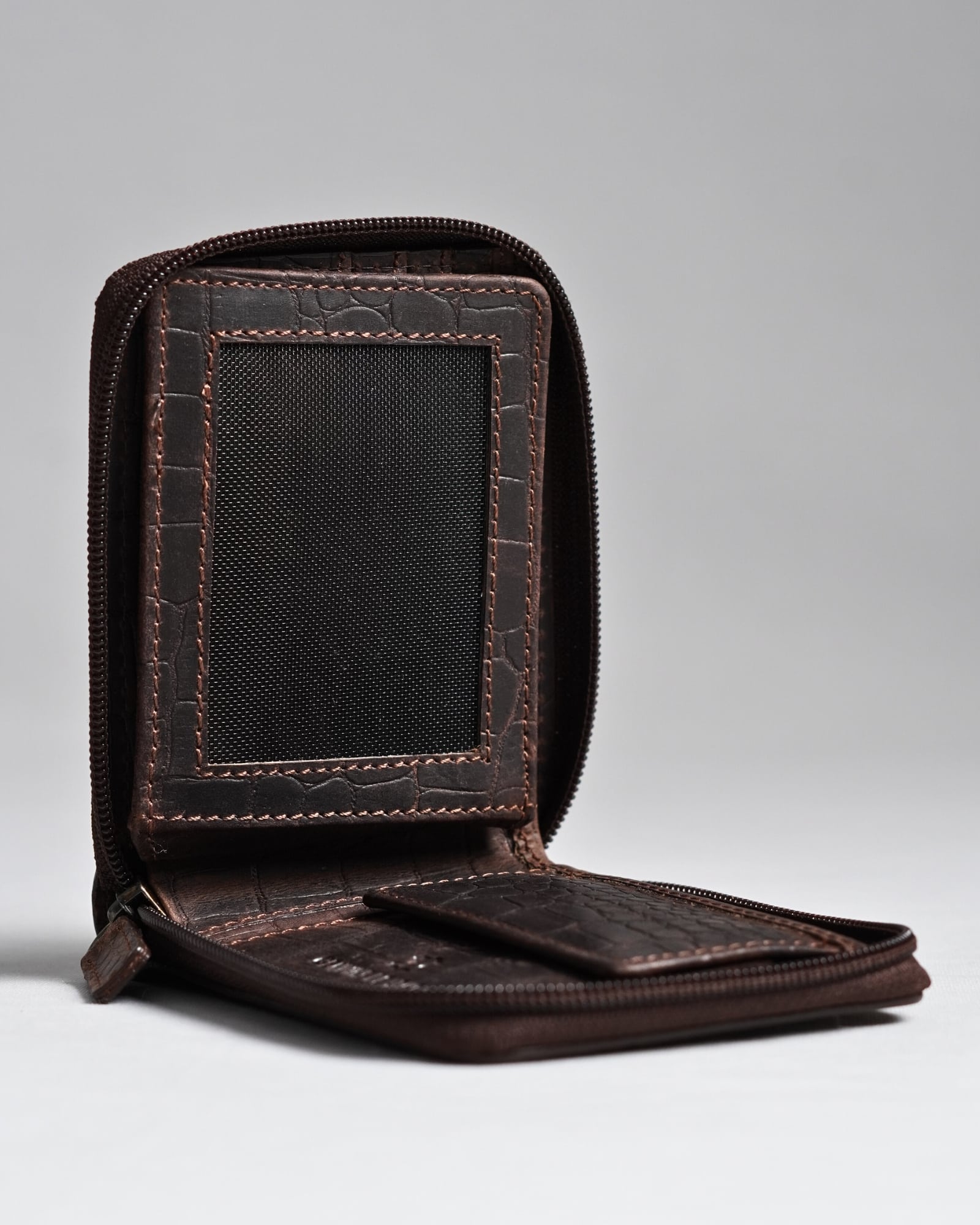 Tokyo Men’s Original Leather Wallet - (Rugged Series) - Croco Vintage Brown - Image 4