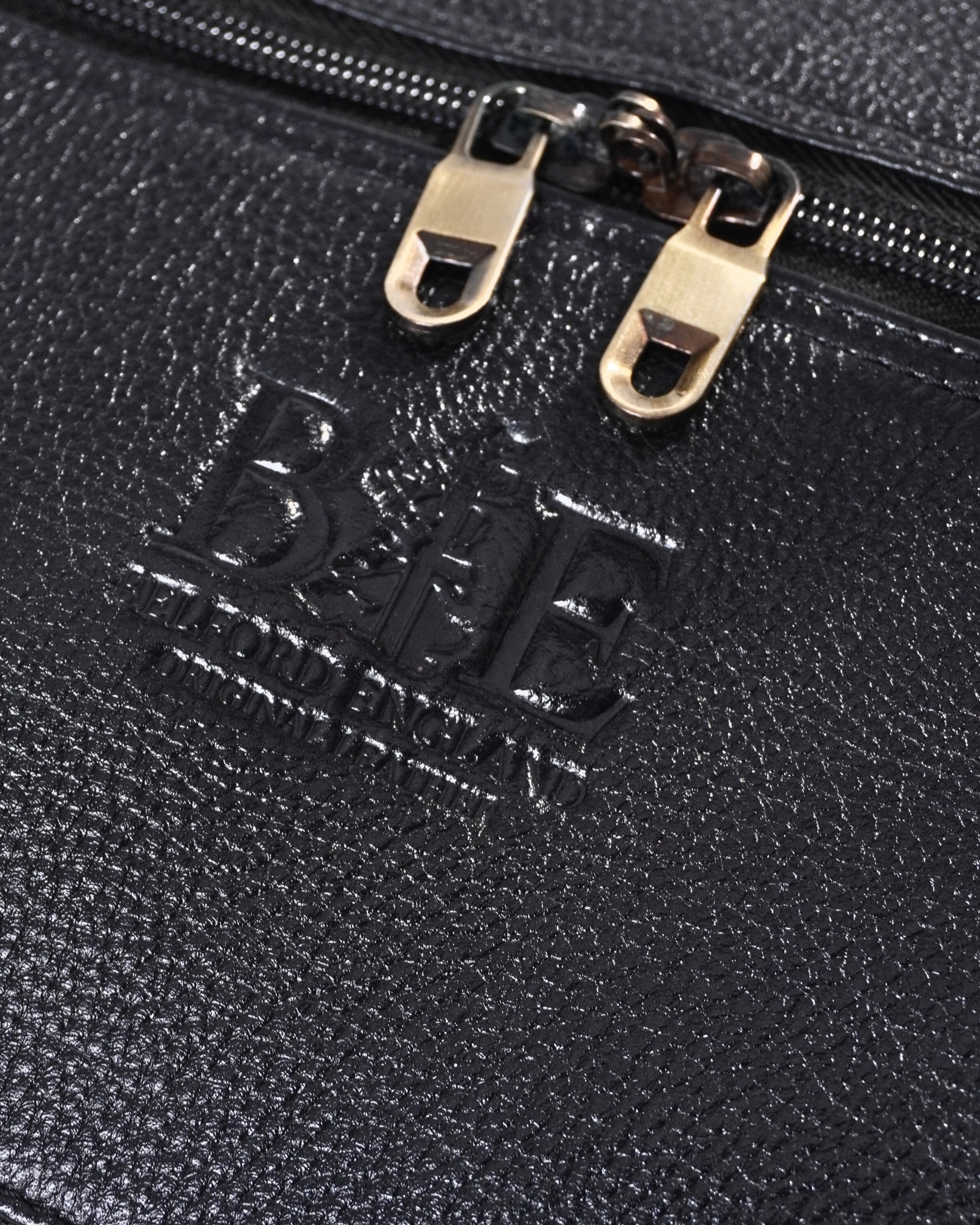 Weekender Duffle  - Original Leather Travel Bag (Black) - Image 3