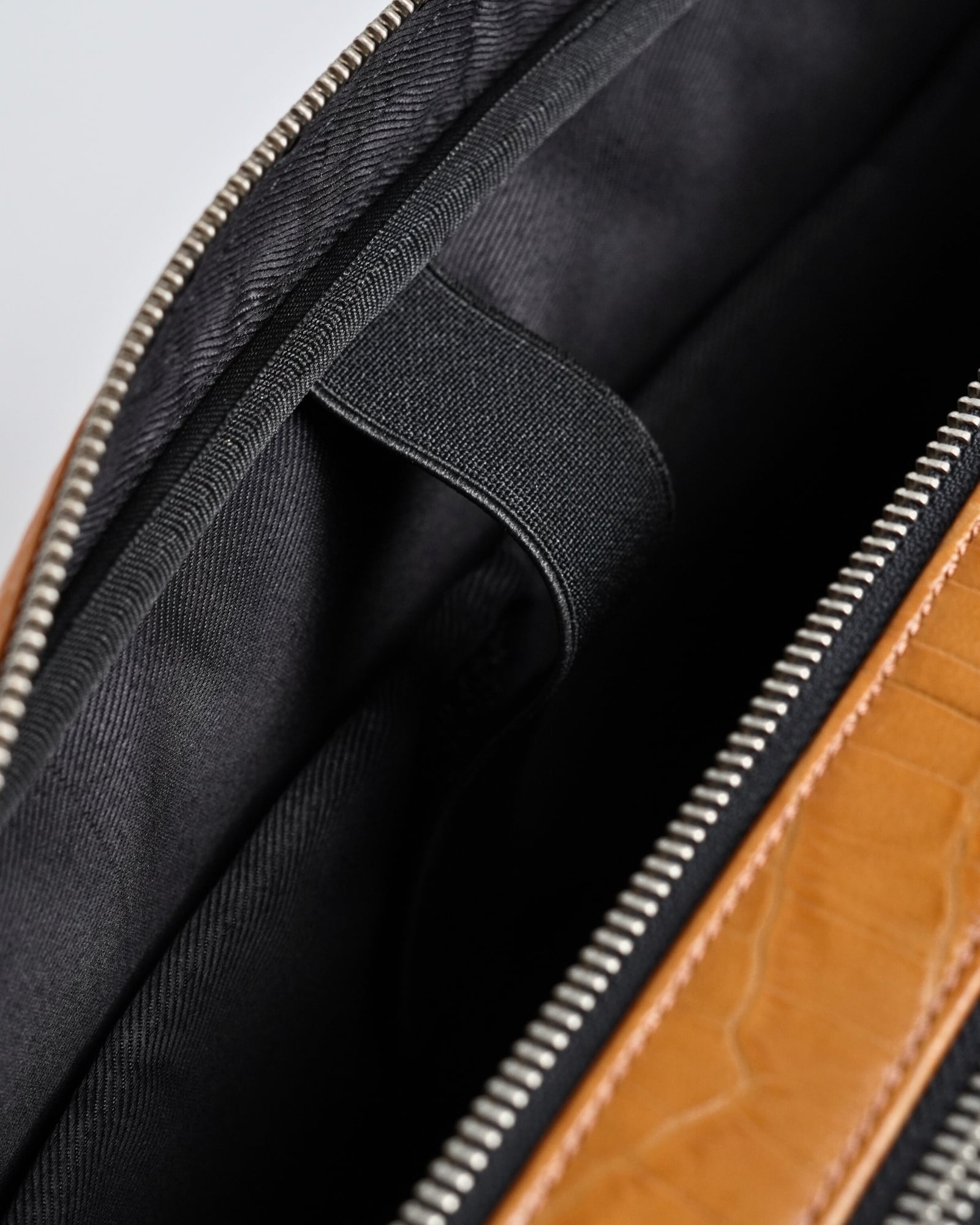 Executive Men's Original Leather Briefcase  (Croco Rich Tan) - Image 6