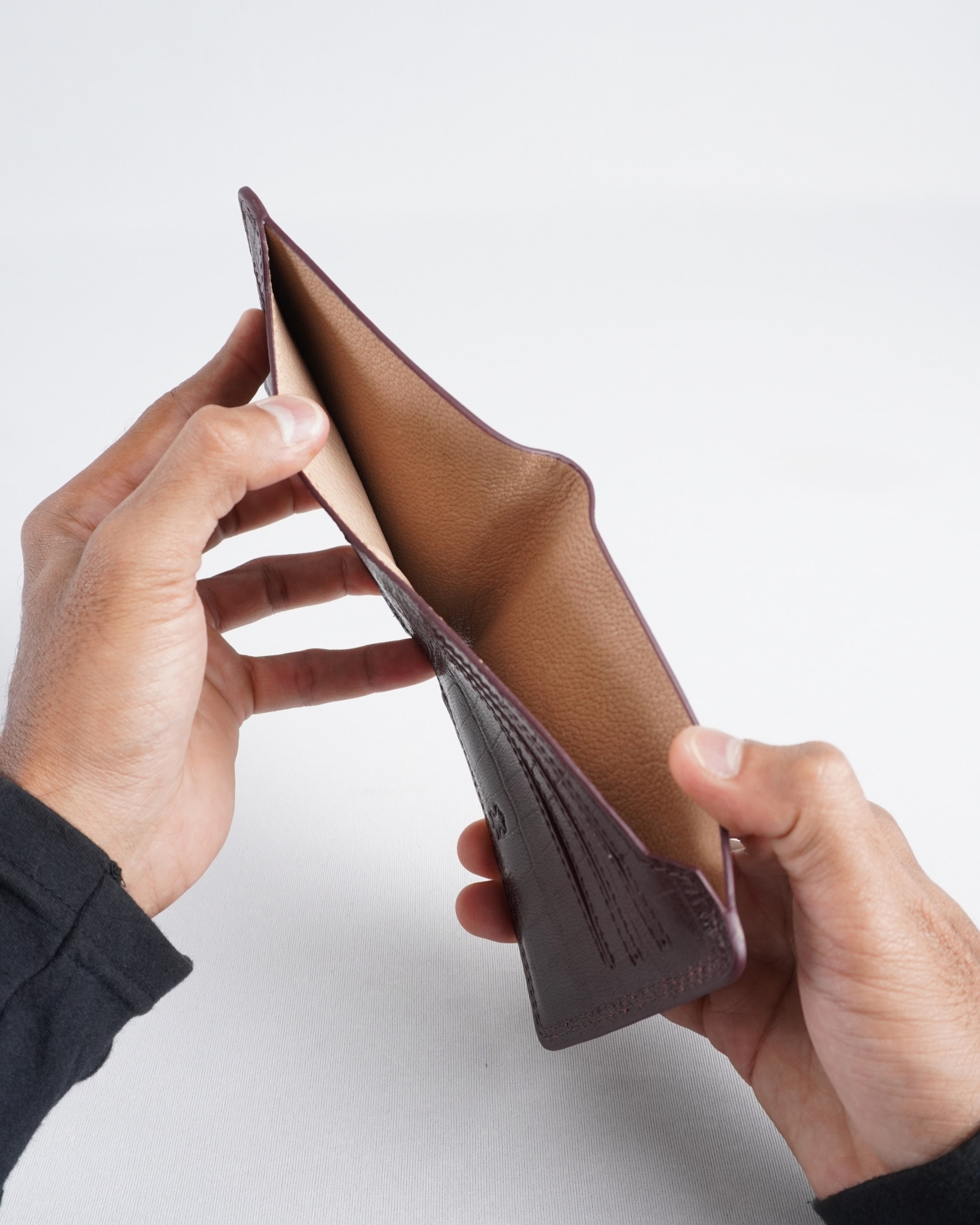 Heritage (Sleek Series) - Men’s Original Leather Wallet - Croco Cherry - Image 5