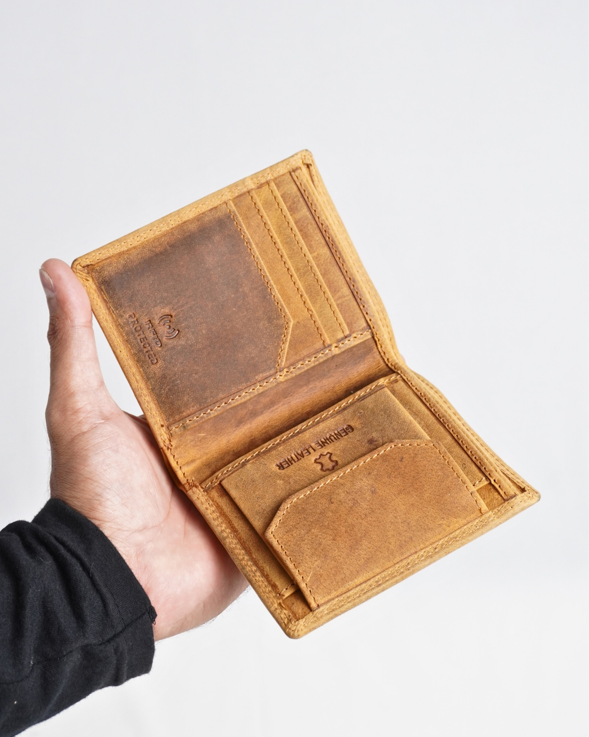 Hyde Men’s Original Leather Wallet (Rugged Tan) - Image 5