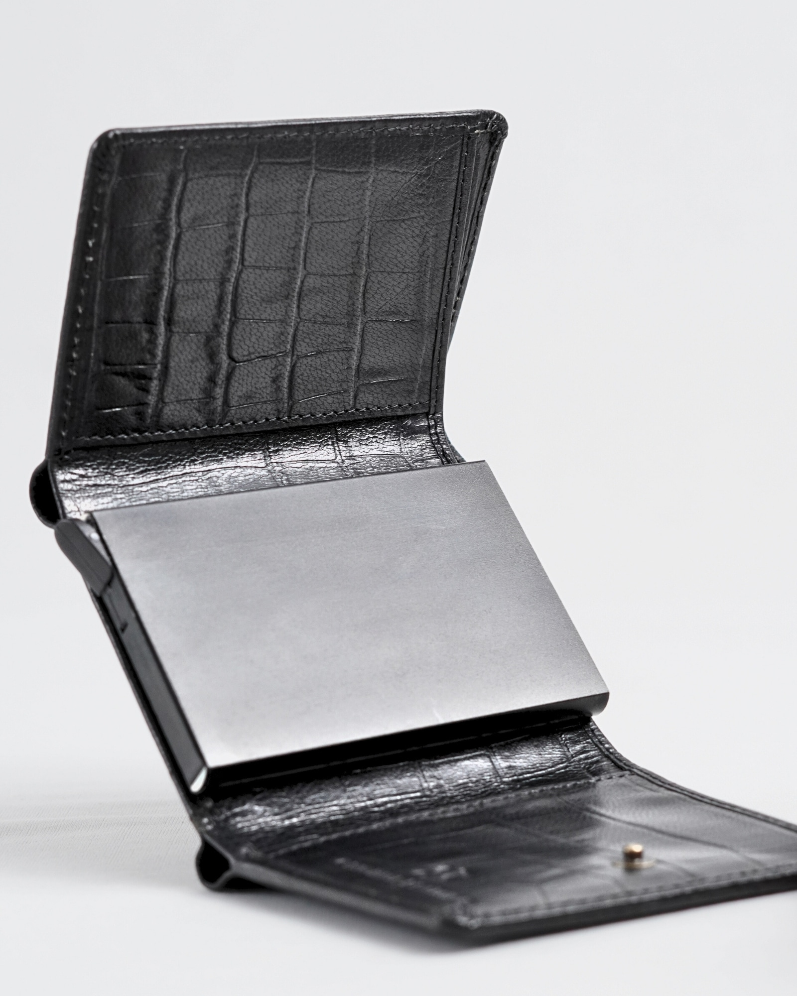 Barcelano - Men’s Original Leather Wallet | One -Click Card Access (Croco Black) - Image 2