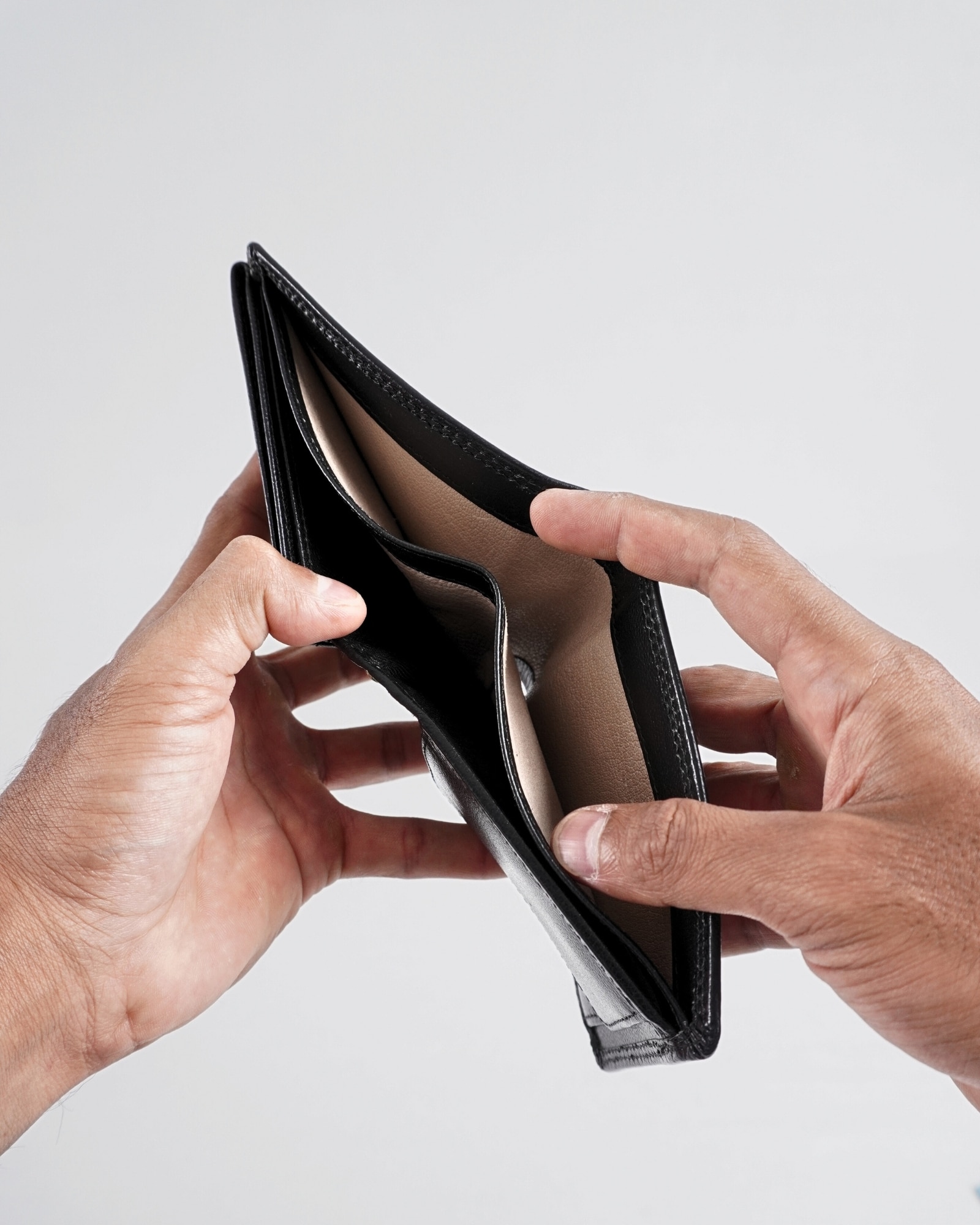 Harvard Men’s Original Leather Wallet (Jet Black) - Image 7