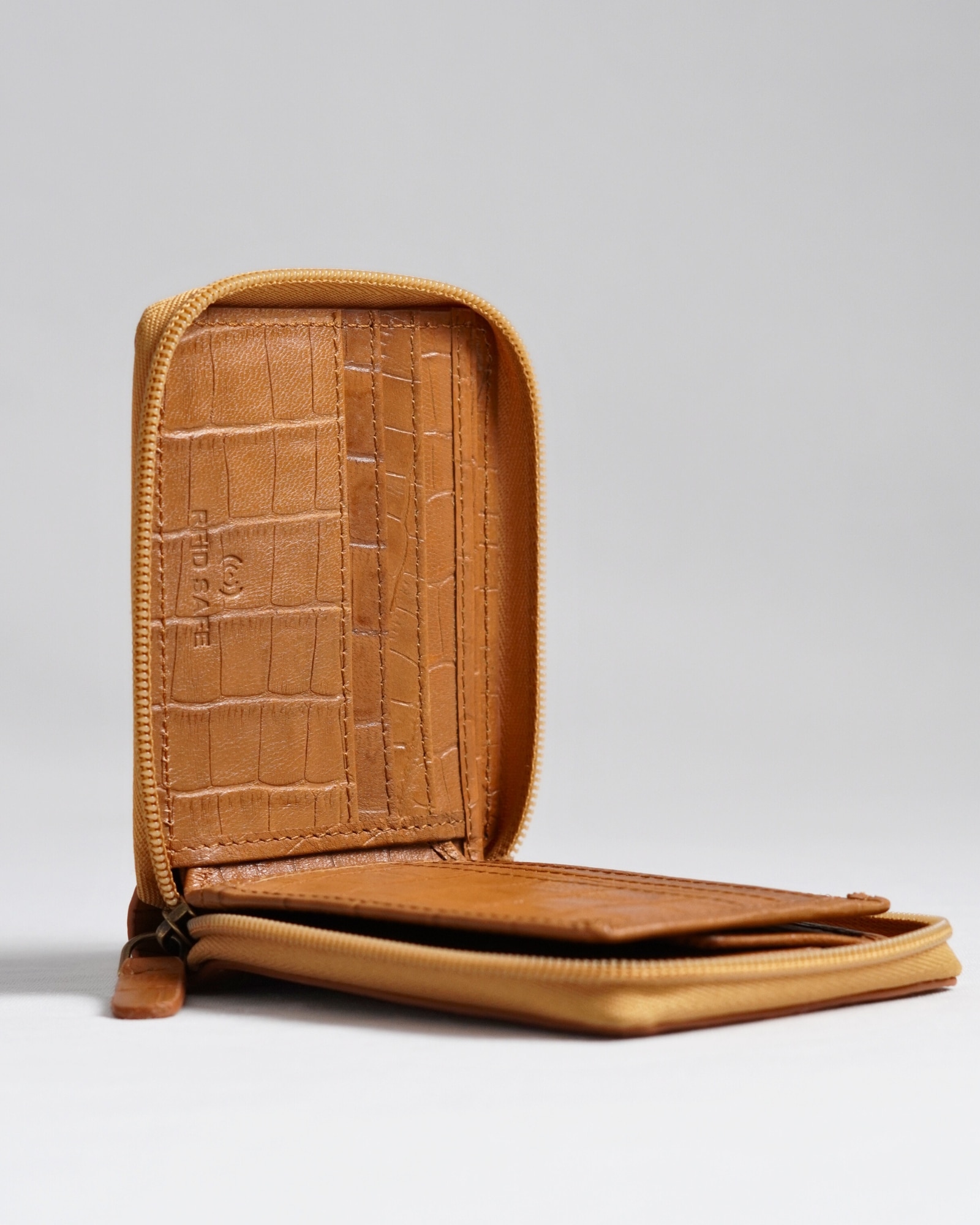 Tokyo Men’s Original Leather Zipper Wallet - (Croco Rich Tan) - Image 2