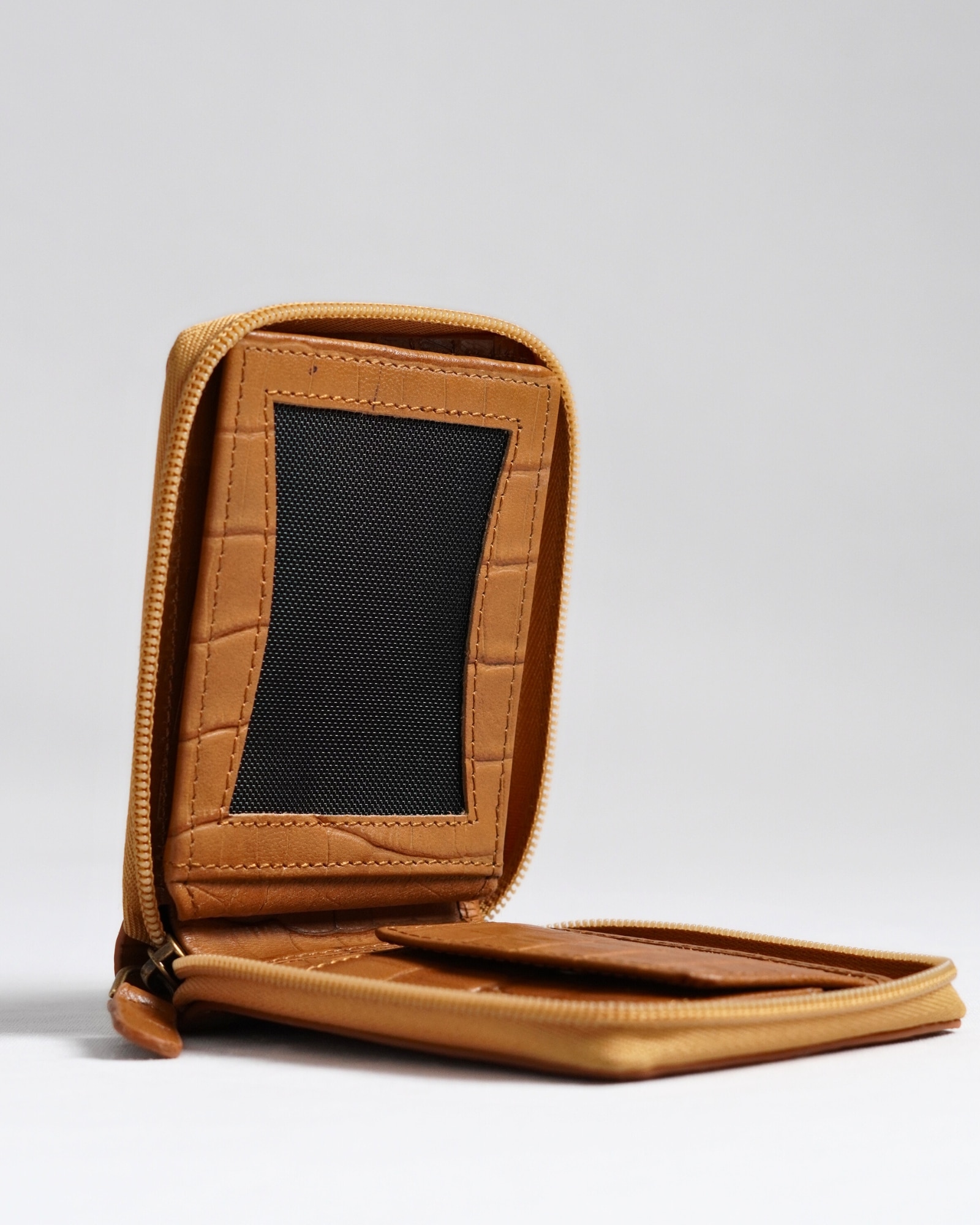 Tokyo Men’s Original Leather Zipper Wallet - (Croco Rich Tan) - Image 7