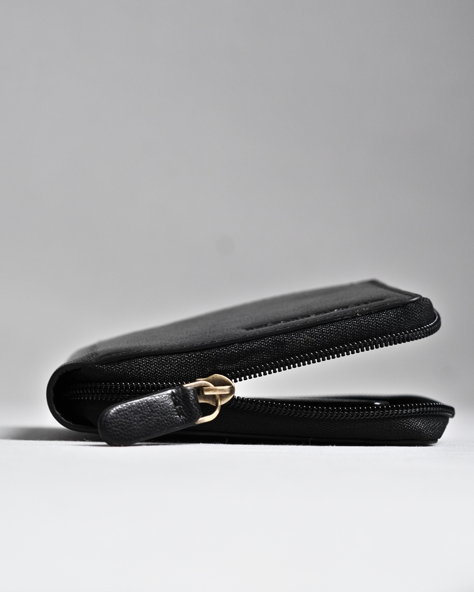 Tokyo Men’s Original Leather Zipper Wallet - (Jet Black) - Image 4
