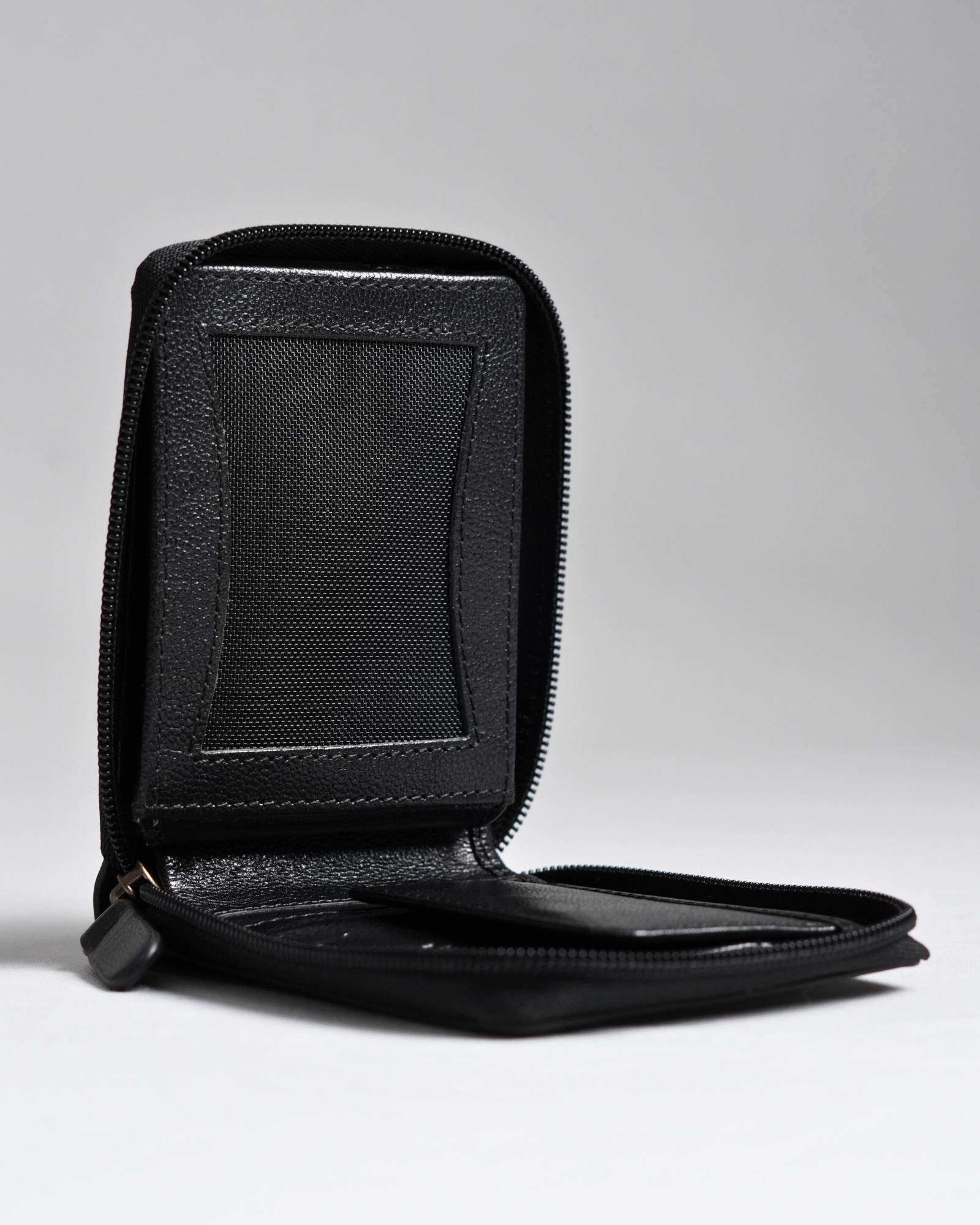 Tokyo Men’s Original Leather Zipper Wallet - (Jet Black) - Image 5