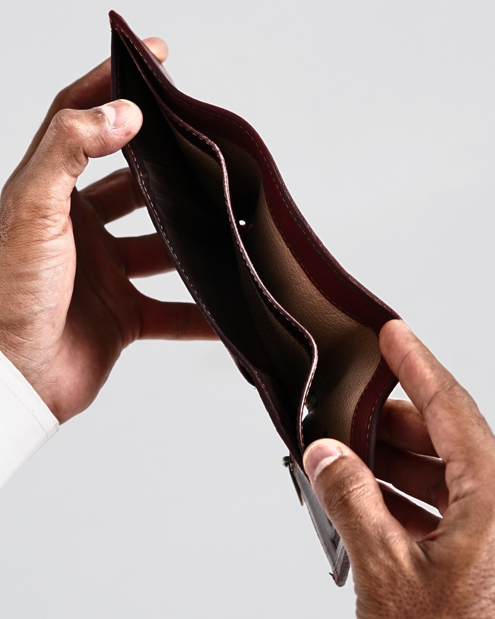 Dublin - Men’s Original Leather Trifold Wallet (Vintage Brown) - Image 4