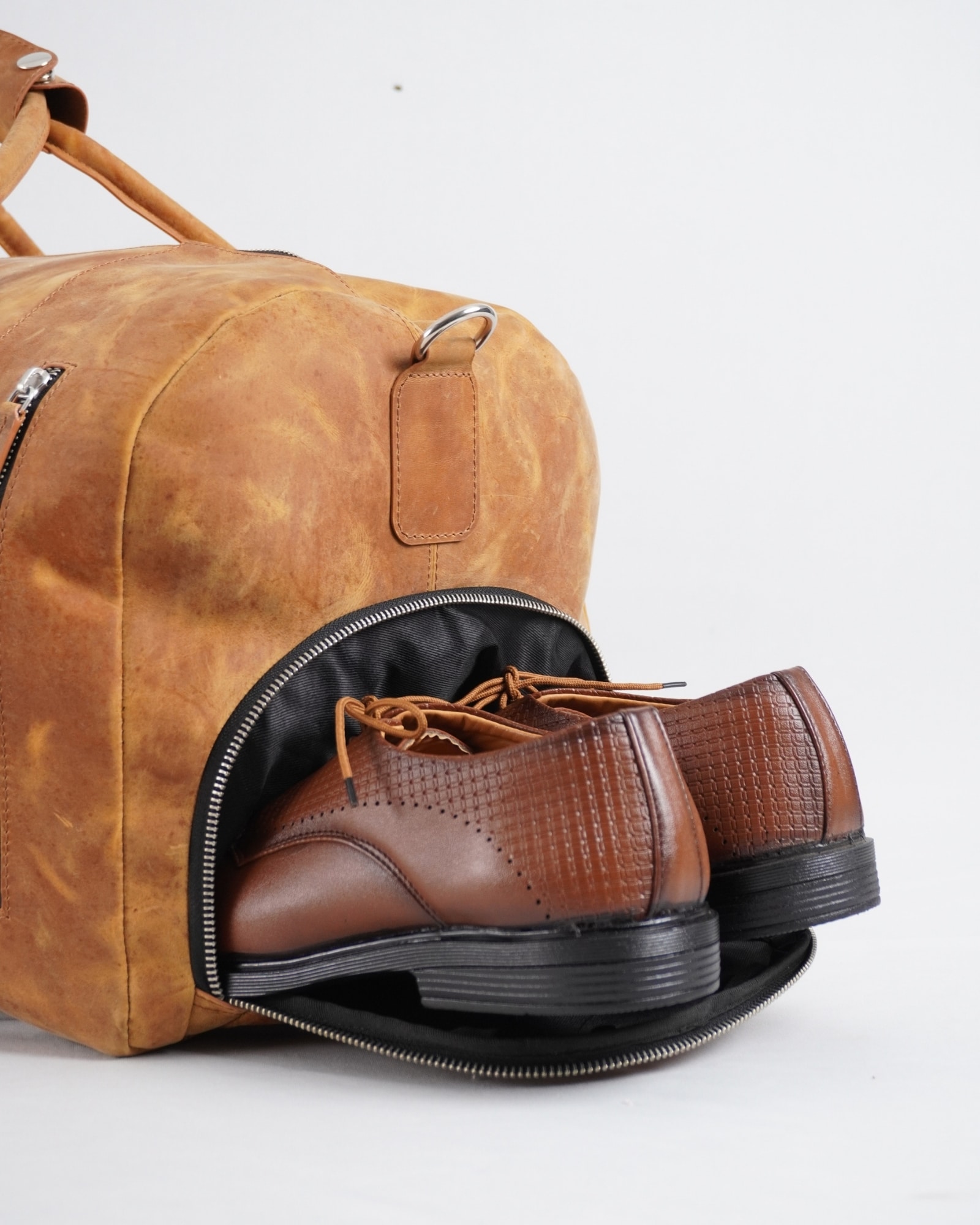 The Heritage - Original Leather Travel Bag (Rugged Tan) - Image 6