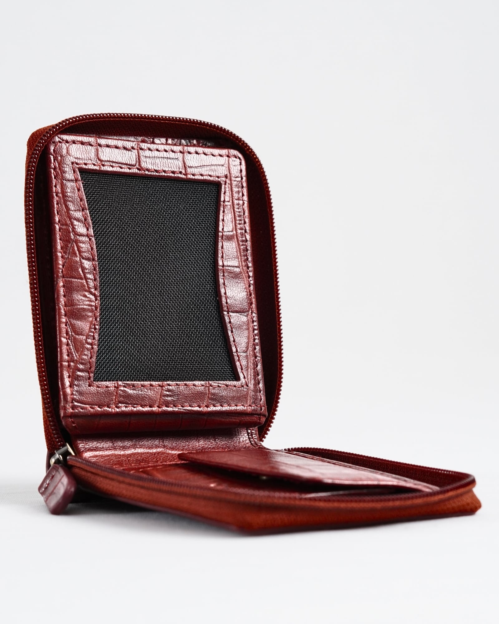 Tokyo Men’s Original Leather Zipper Wallet (Croco Brown & Cherry Blend) - Image 4