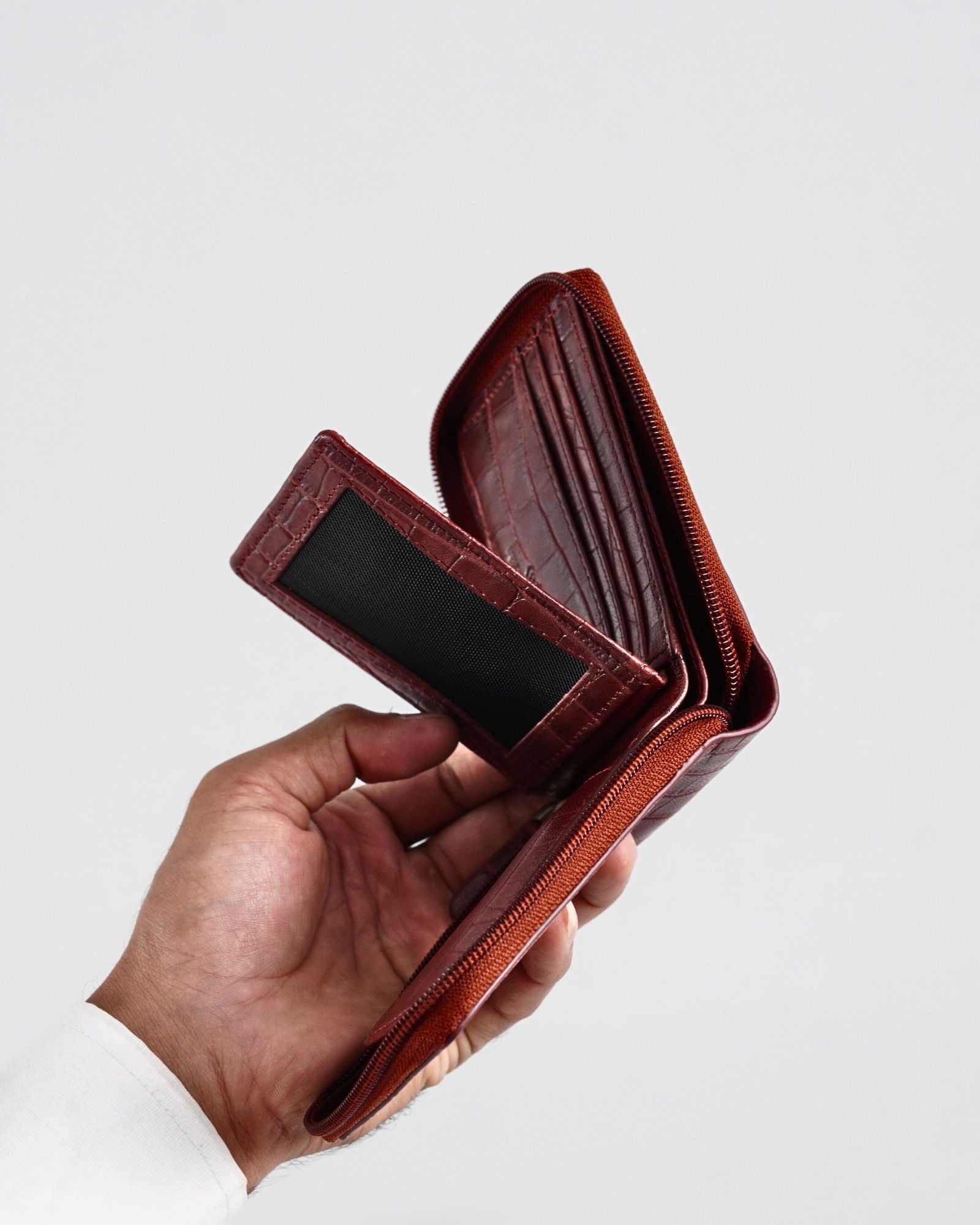 Tokyo Men’s Original Leather Zipper Wallet (Croco Brown & Cherry Blend) - Image 5