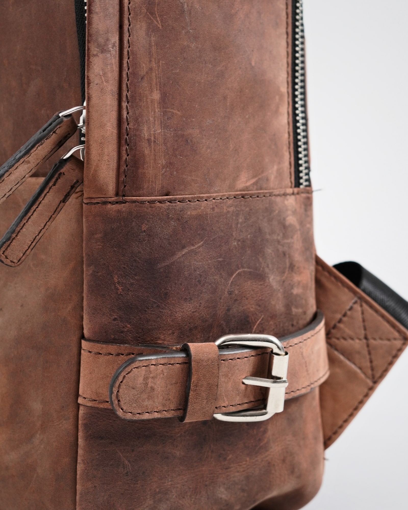 The Everyday Transit  - Men's Original Leather BackPack (Rugged Brown) - Image 8