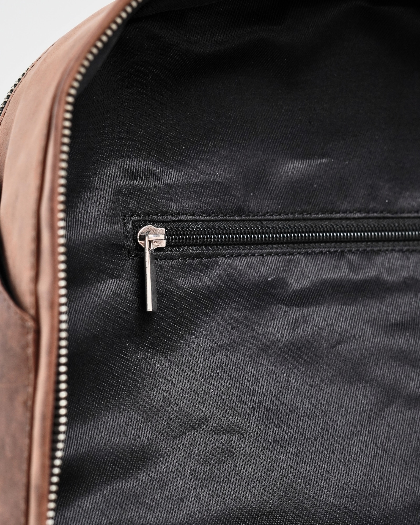 The Everyday Transit  - Men's Original Leather BackPack (Rugged Brown) - Image 9